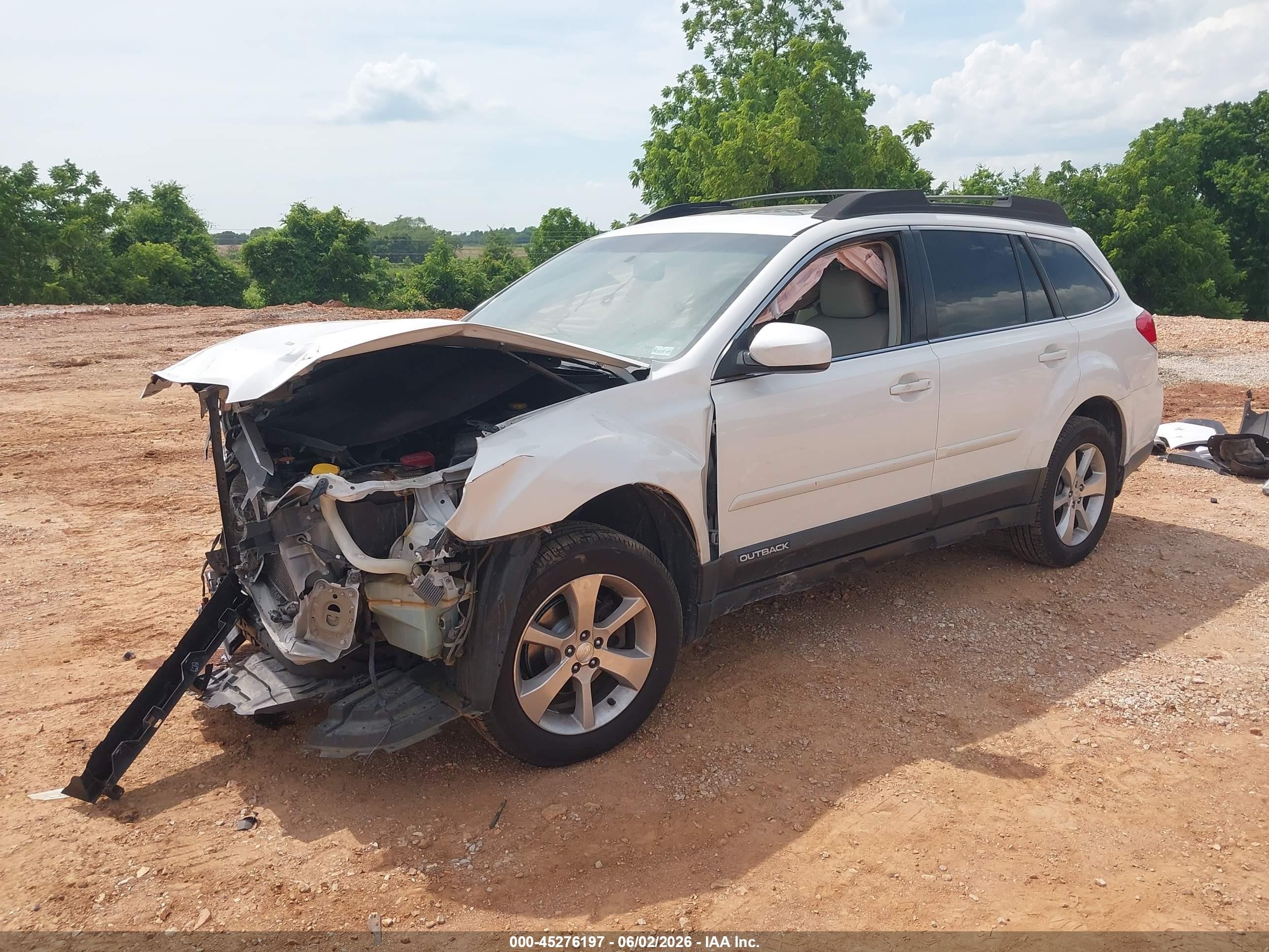 2014 Subaru Outback 2.5i Limited White vin: 4S4BRCLCXE3262373