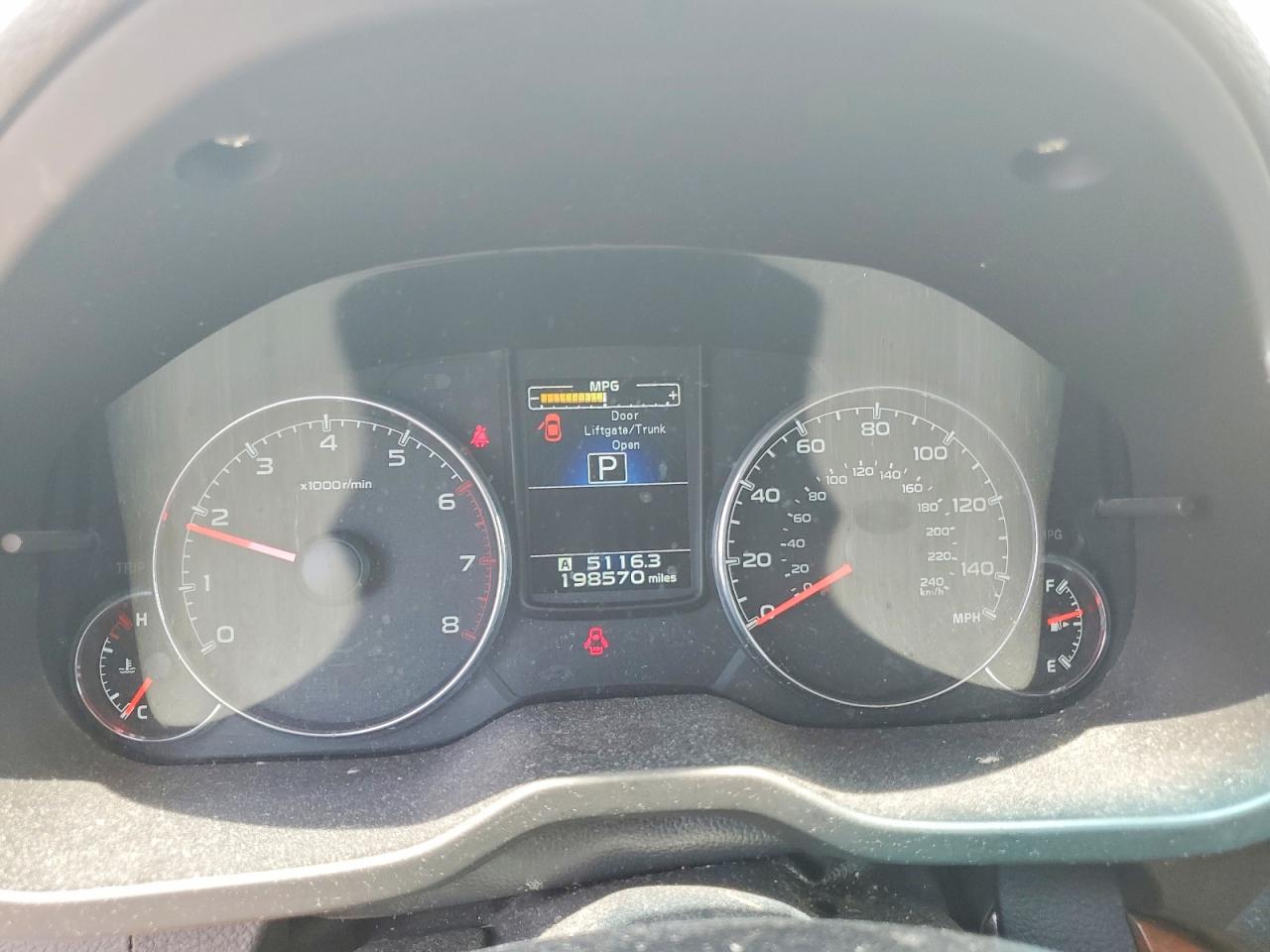 2014 Subaru Outback 2.5i Limited Белый vin: 4S4BRCMC1E3326010
