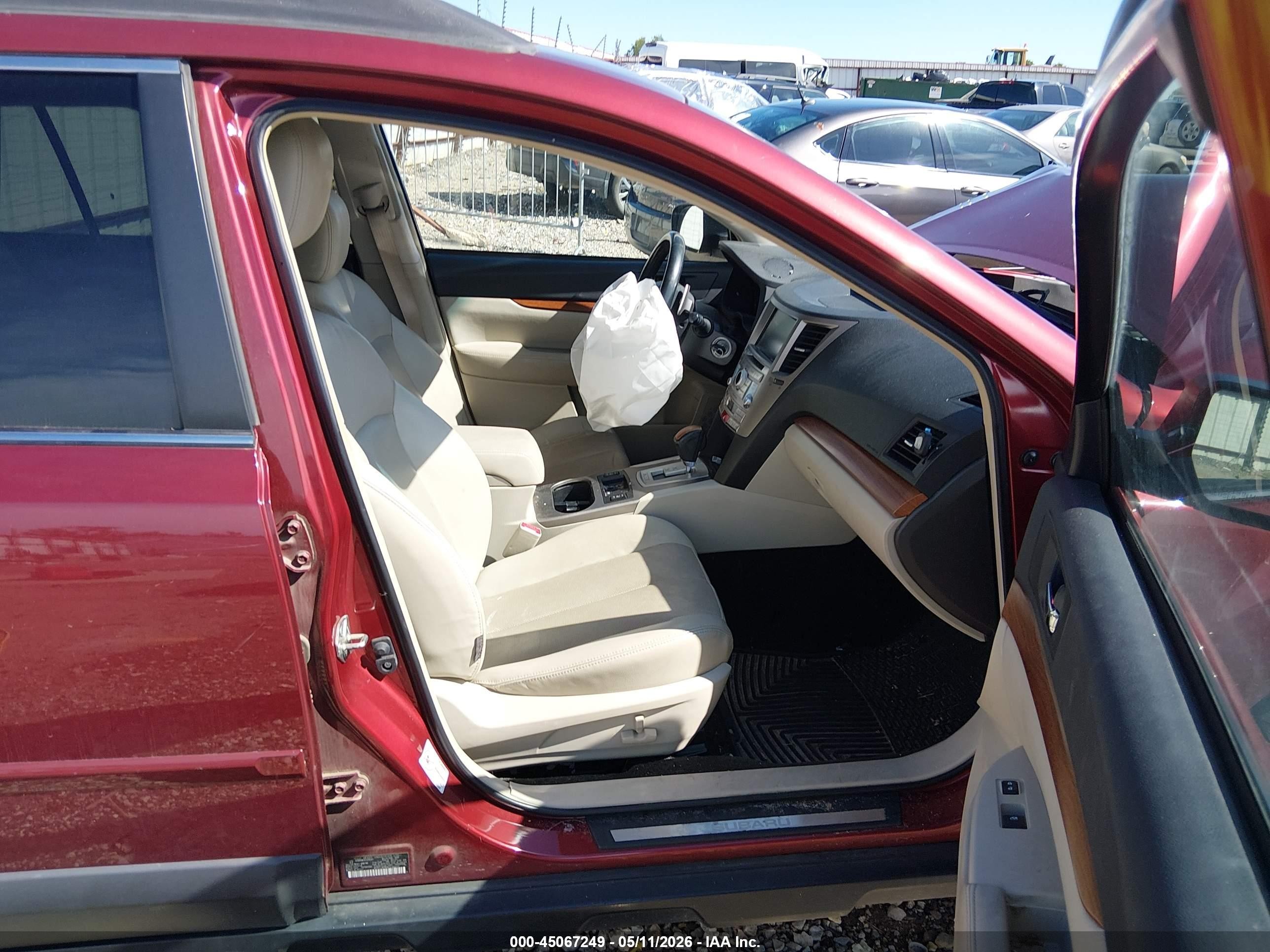 2014 Subaru Outback 2.5i Limited Red vin: 4S4BRCMC3E3230301