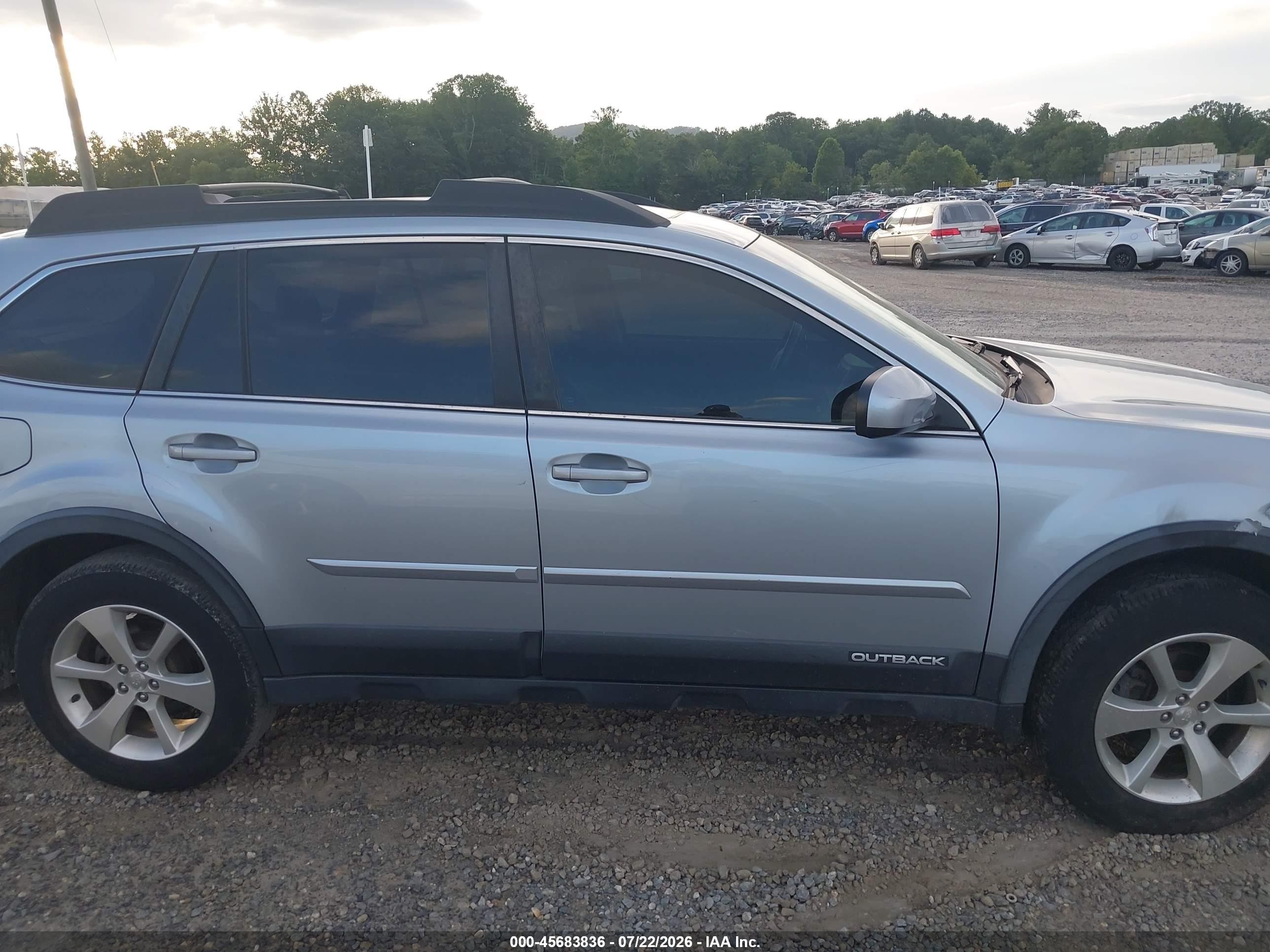 2014 Subaru Outback 2.5i Limited Blue vin: 4S4BRCMC3E3234686