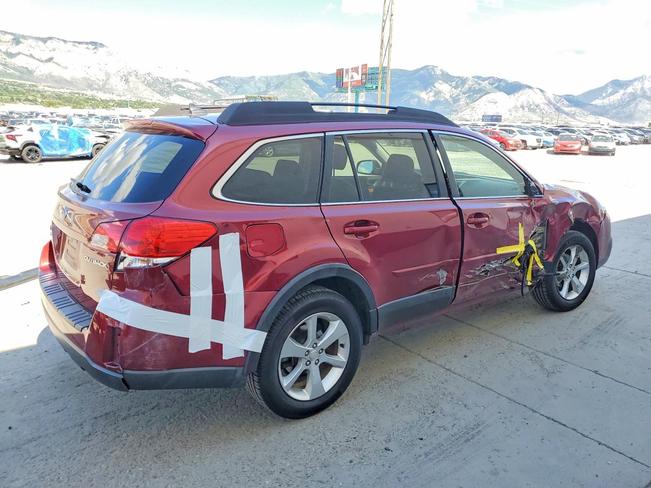 2014 Subaru Outback 2.5i Limited Red vin: 4S4BRCMC3E3286609