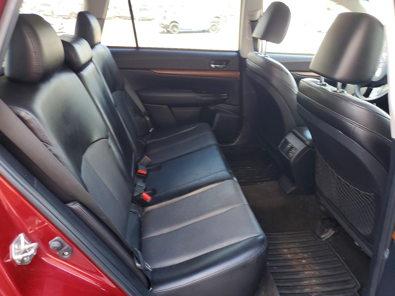 2014 Subaru Outback 2.5i Limited Red vin: 4S4BRCMC3E3286609