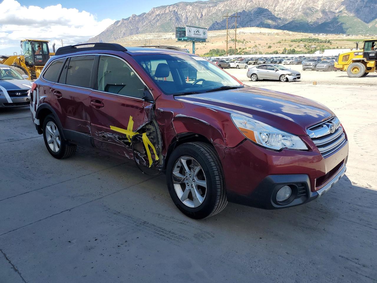 2014 Subaru Outback 2.5i Limited Red vin: 4S4BRCMC3E3286609