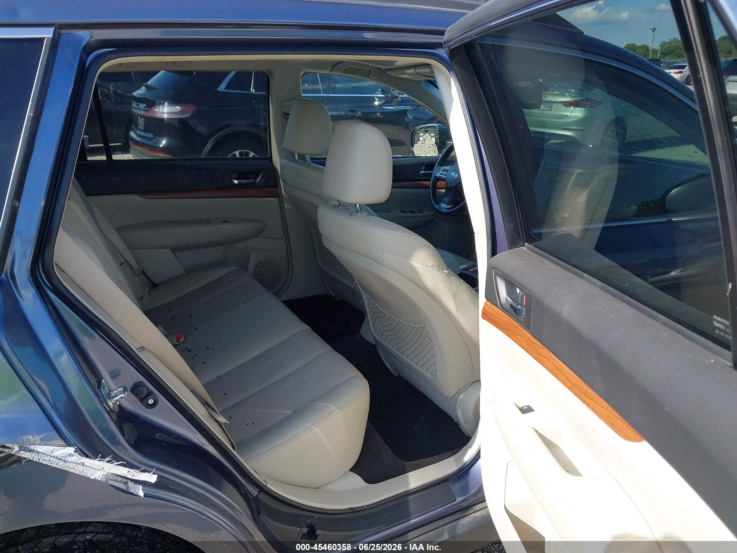2014 Subaru Outback 2.5i Limited Blue vin: 4S4BRCMC5E3295814