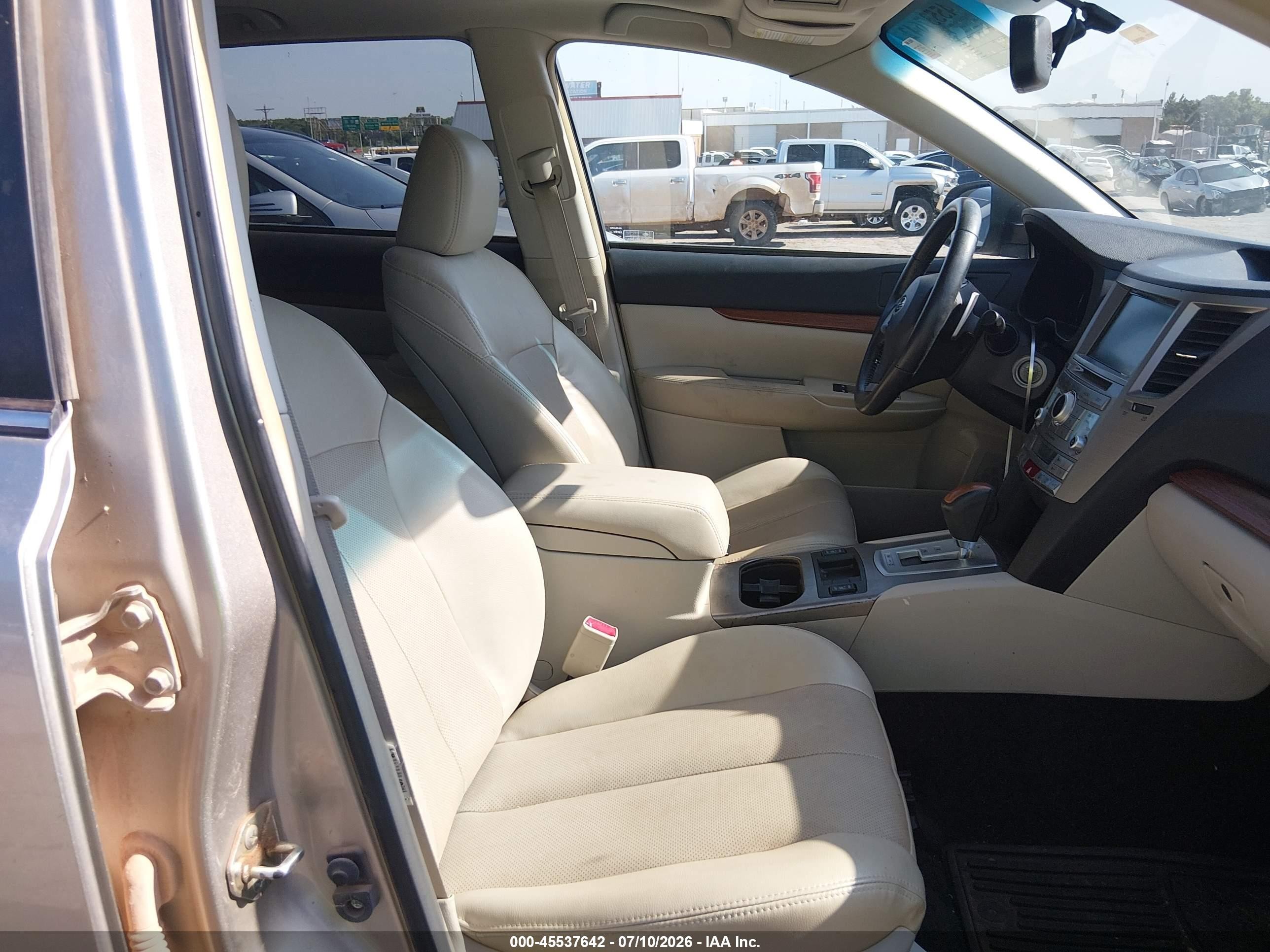 2014 Subaru Outback 2.5i Limited Tan vin: 4S4BRCMC7E3238465