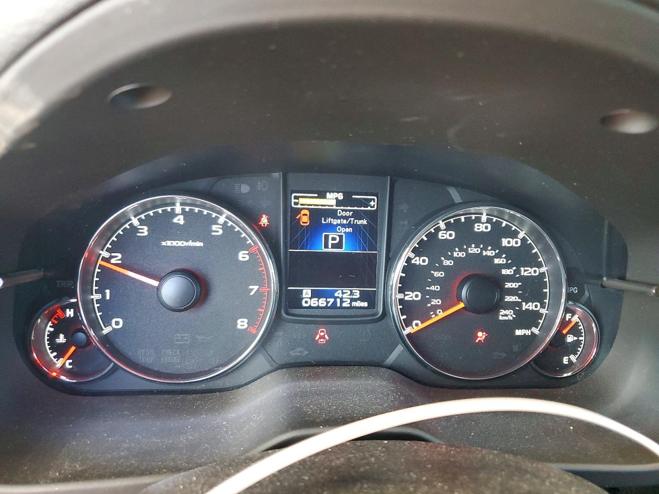 2014 Subaru Outback 2.5i Limited Серебряный vin: 4S4BRCMC7E3293823