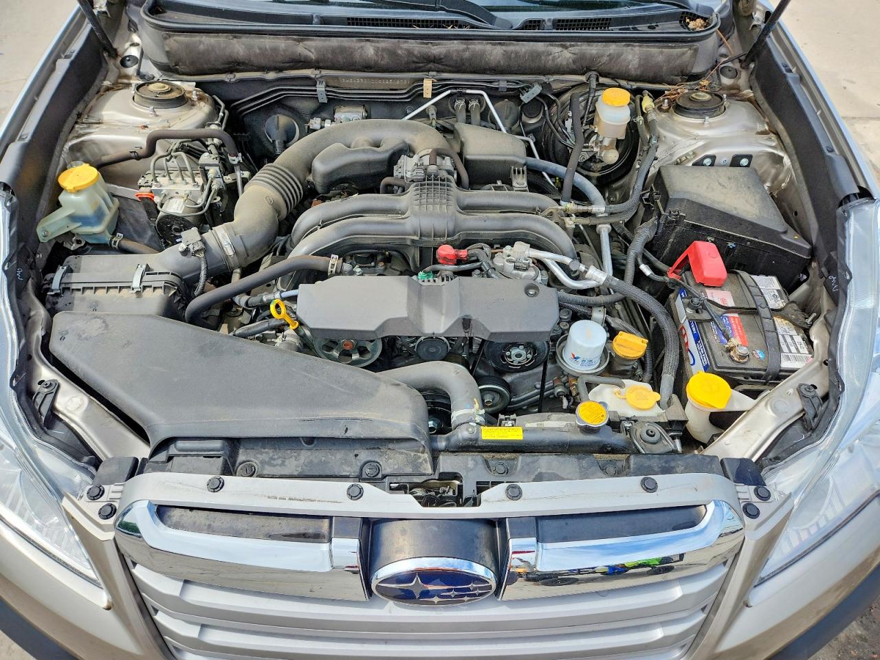 2014 Subaru Outback 2.5i Limited Gold vin: 4S4BRCNC1E3251873