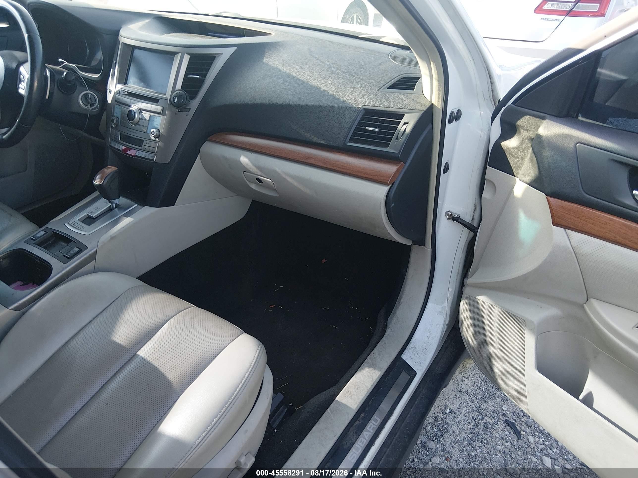 2014 Subaru Outback 2.5i Limited White vin: 4S4BRCNC4E3296239