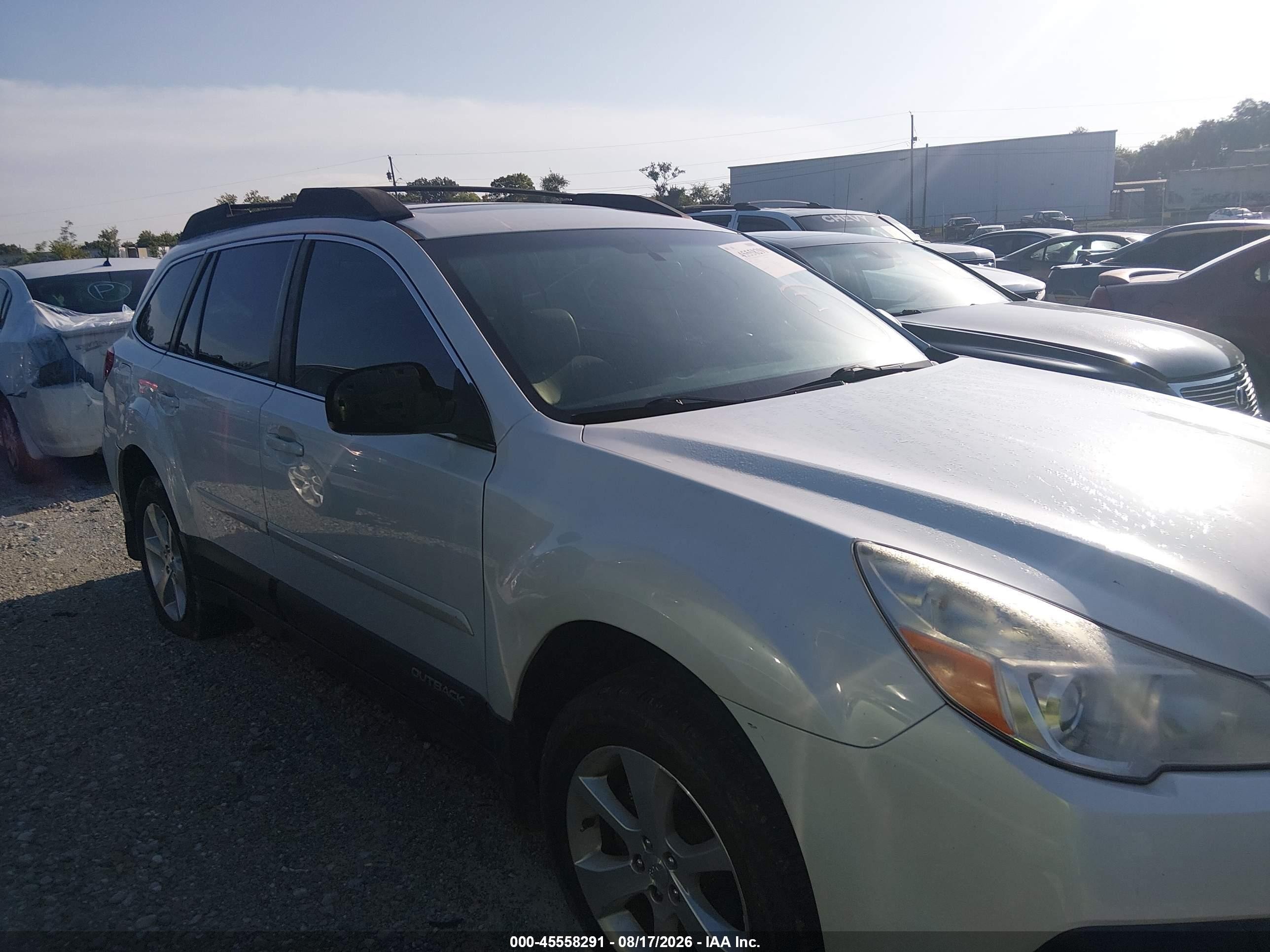2014 Subaru Outback 2.5i Limited White vin: 4S4BRCNC4E3296239