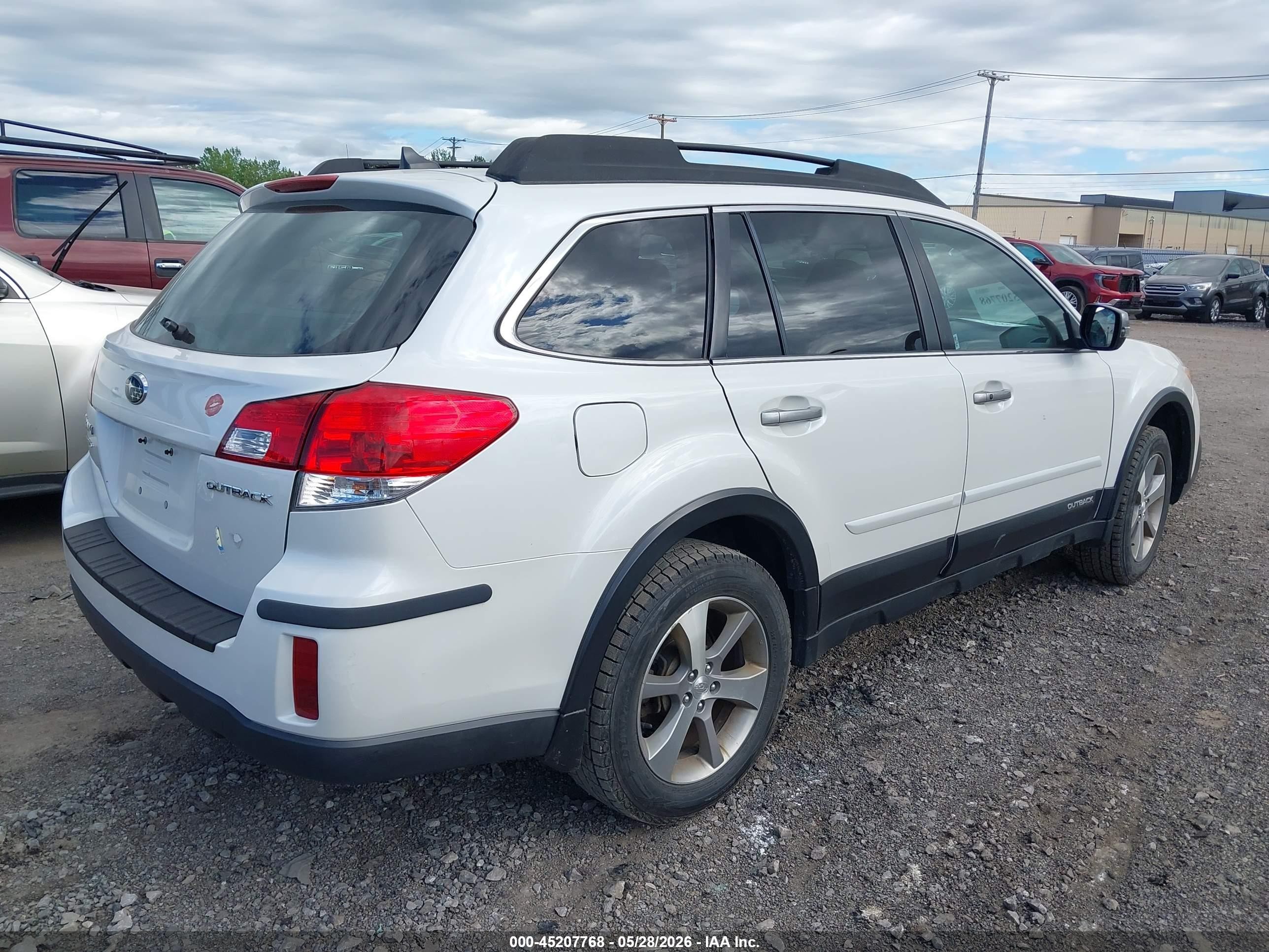 2014 Subaru Outback 2.5i Limited White vin: 4S4BRCPC2E3281767