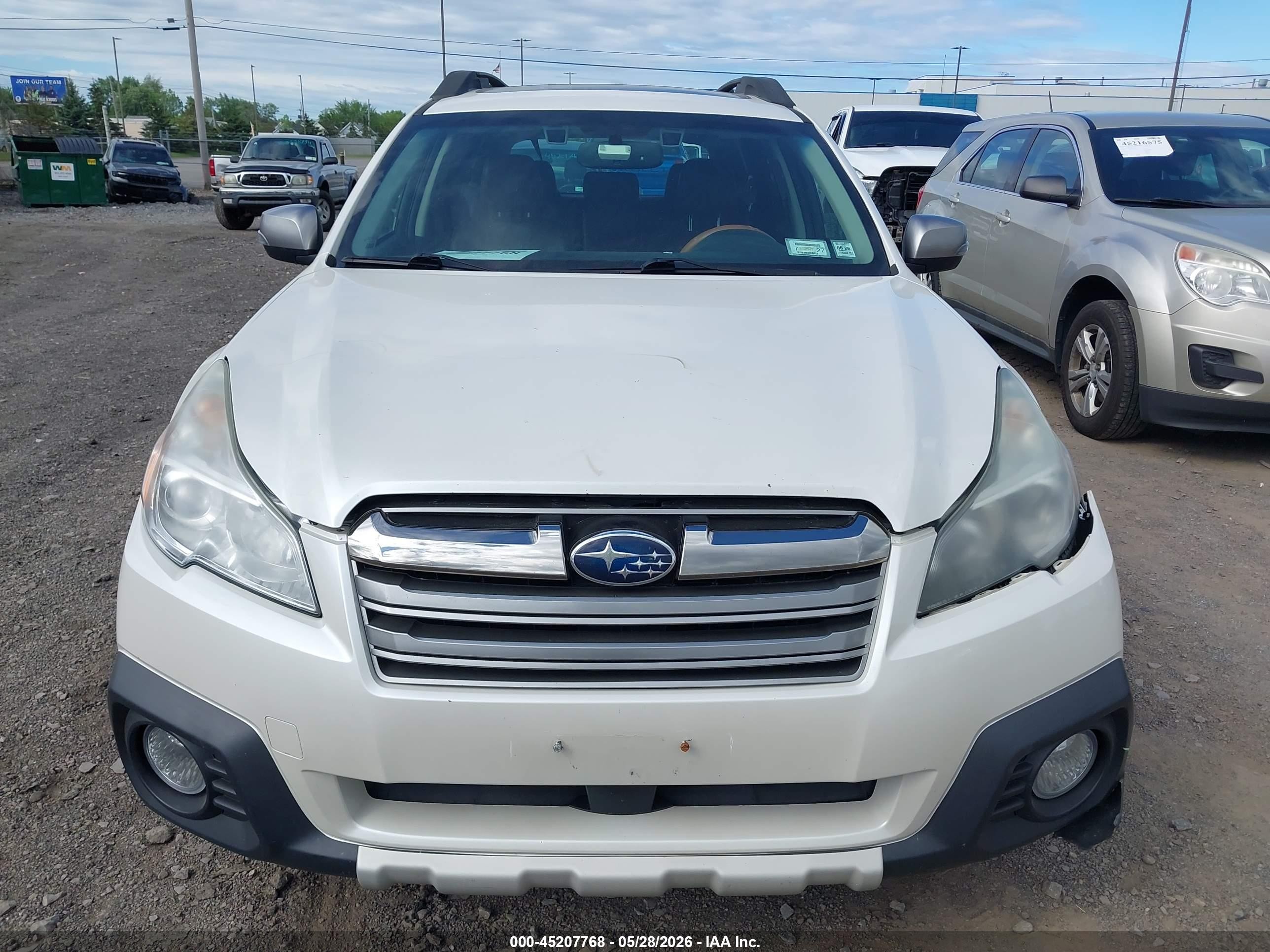 2014 Subaru Outback 2.5i Limited White vin: 4S4BRCPC2E3281767