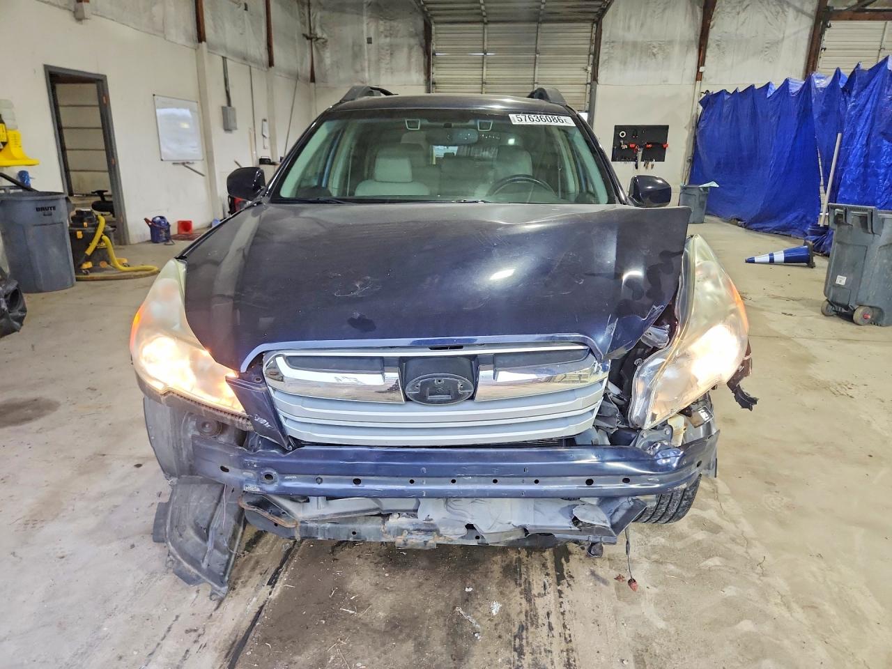 2013 Subaru Outback 2.5i Limited Blue vin: 4S4BRCPC3D3281534