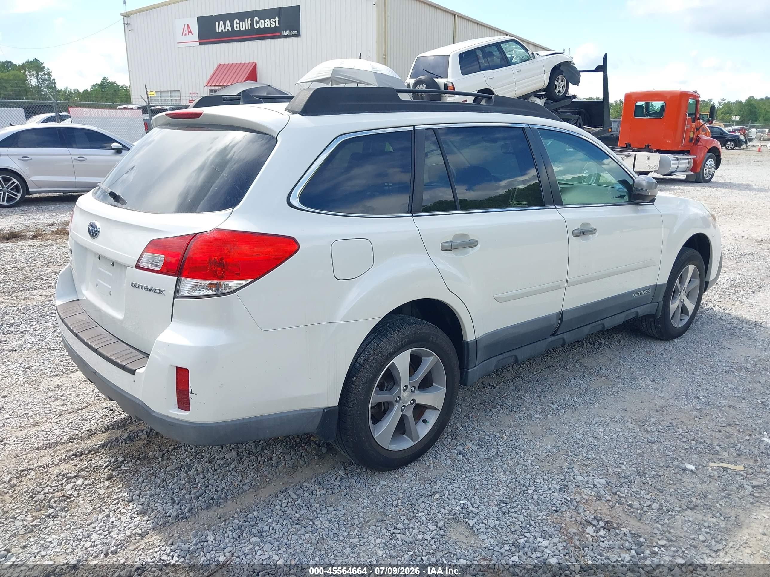 2014 Subaru Outback 2.5i Limited Белый vin: 4S4BRCPC5E3205122