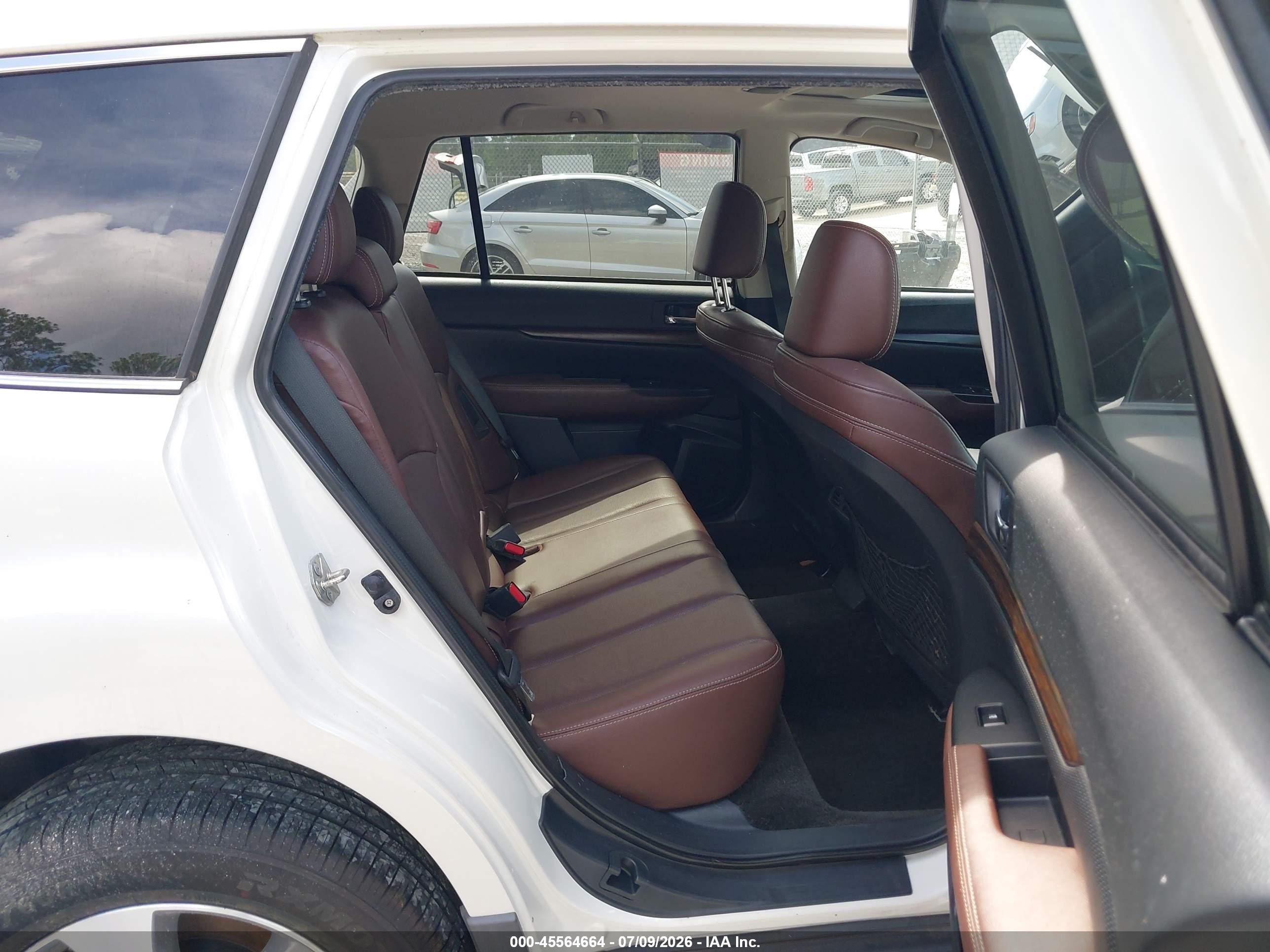 2014 Subaru Outback 2.5i Limited Белый vin: 4S4BRCPC5E3205122