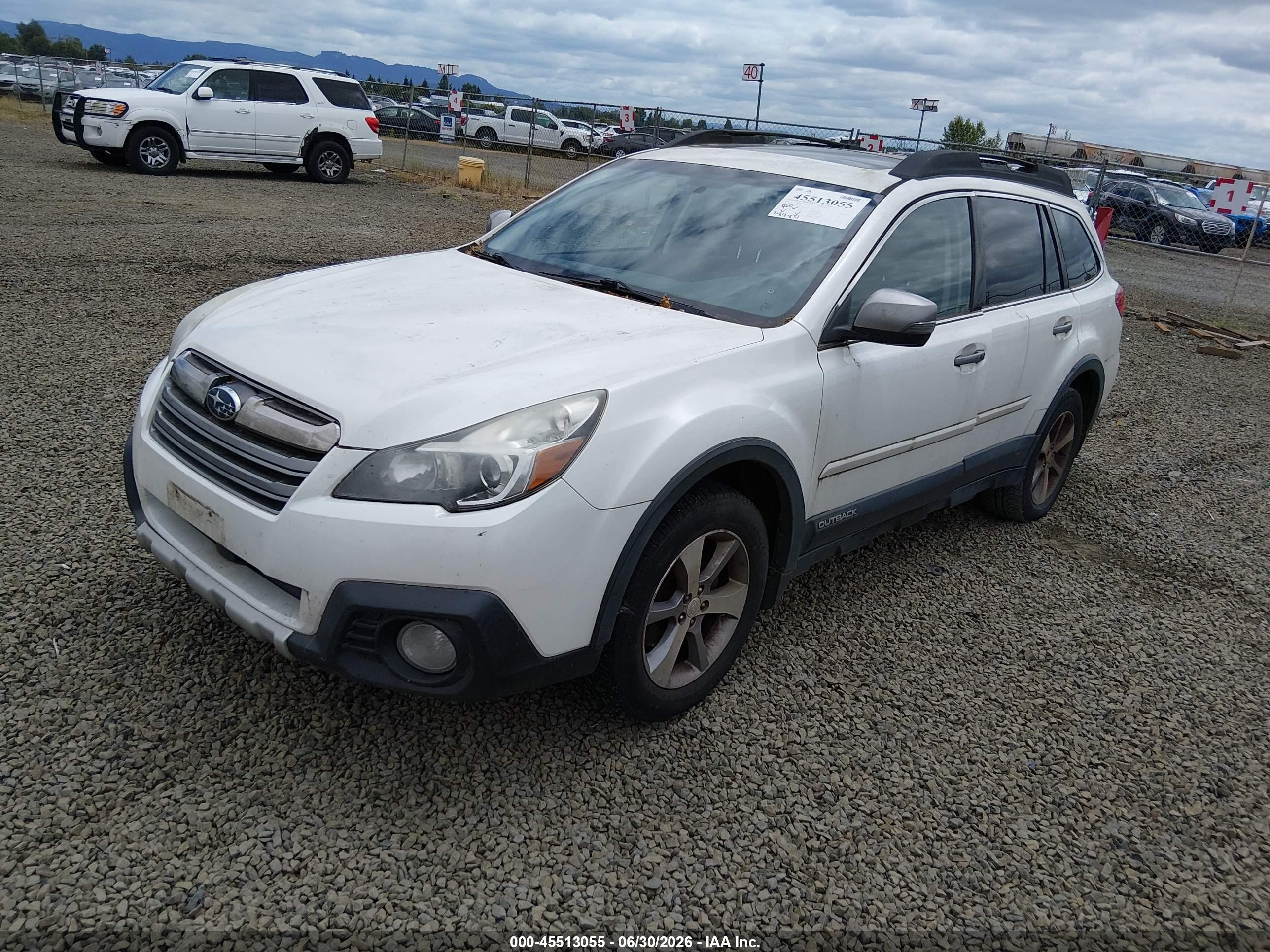 2014 Subaru Outback 2.5i Limited White vin: 4S4BRCPC7E3274930