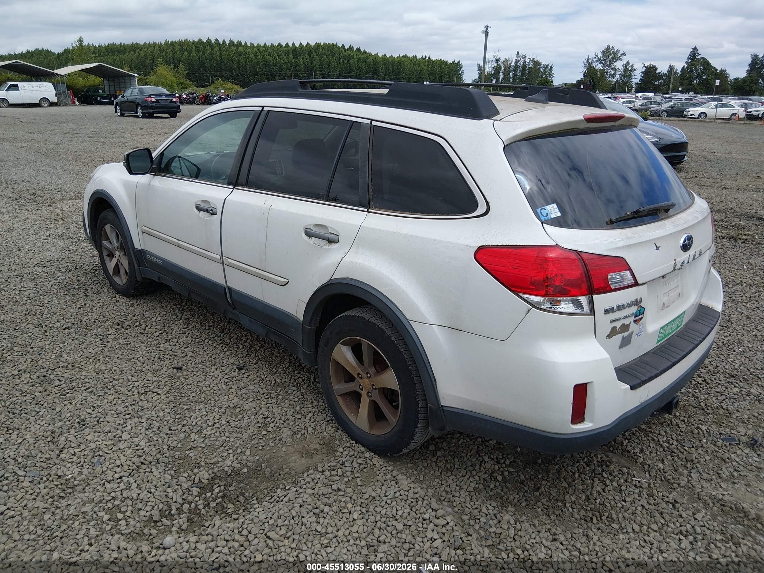 2014 Subaru Outback 2.5i Limited White vin: 4S4BRCPC7E3274930