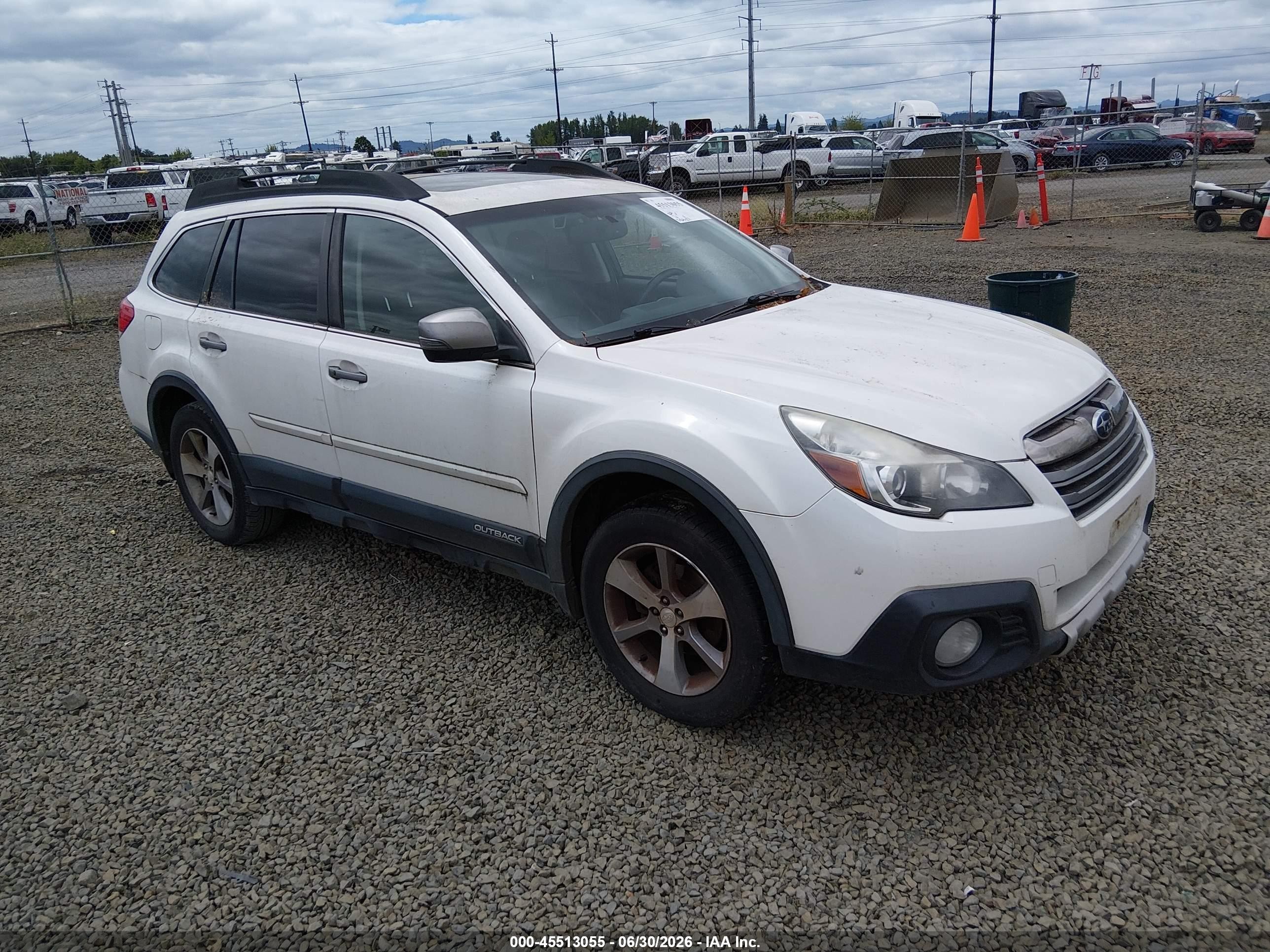 2014 Subaru Outback 2.5i Limited White vin: 4S4BRCPC7E3274930