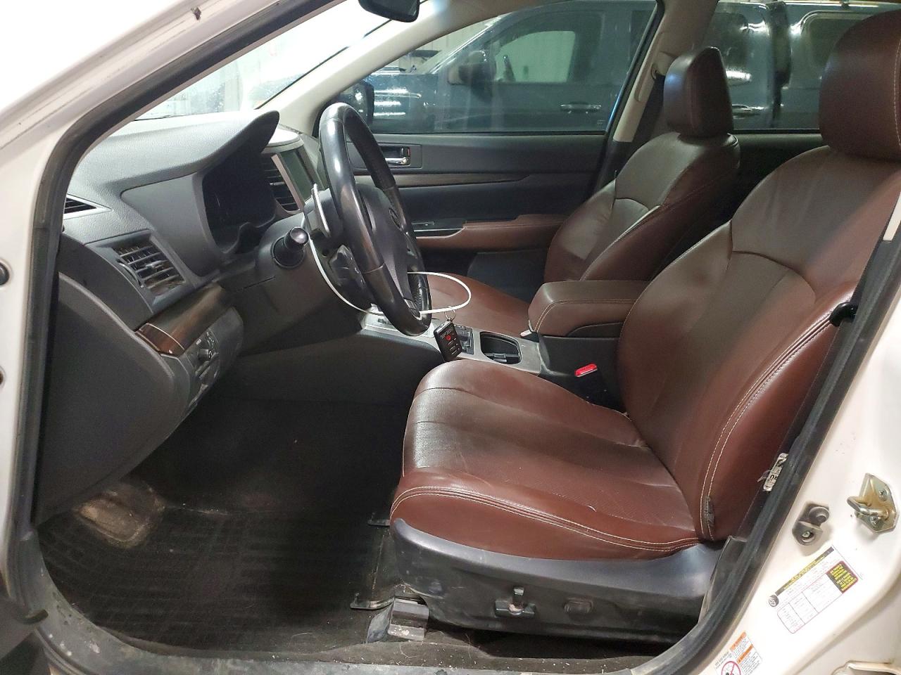 2014 Subaru Outback 2.5i Limited Белый vin: 4S4BRCPC8E3252841