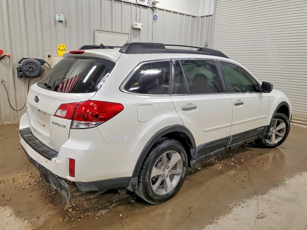 2014 Subaru Outback 2.5i Limited Белый vin: 4S4BRCPC8E3252841