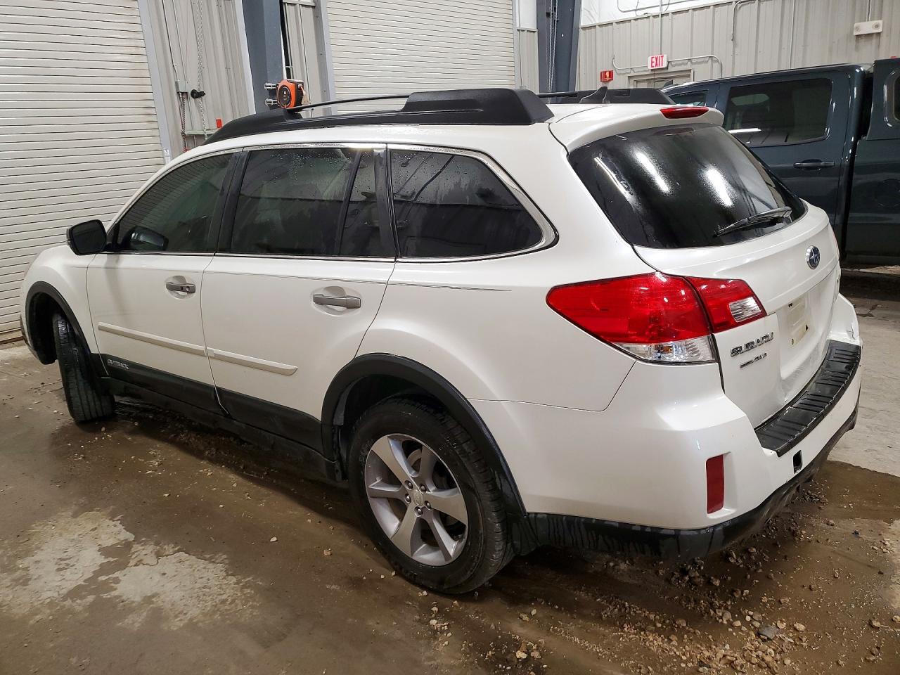 2014 Subaru Outback 2.5i Limited Белый vin: 4S4BRCPC8E3252841