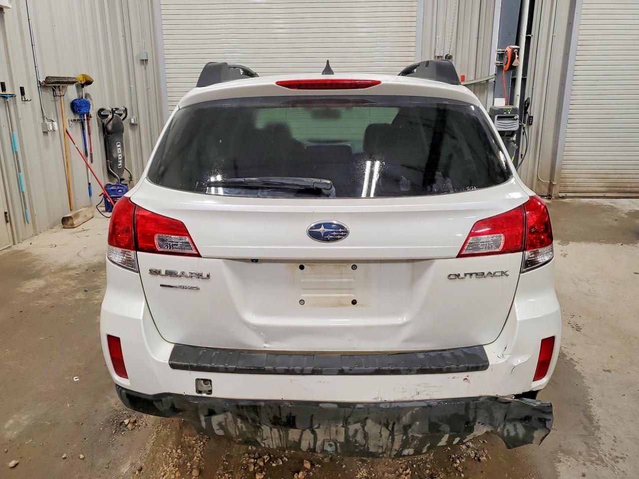 2014 Subaru Outback 2.5i Limited Белый vin: 4S4BRCPC8E3252841