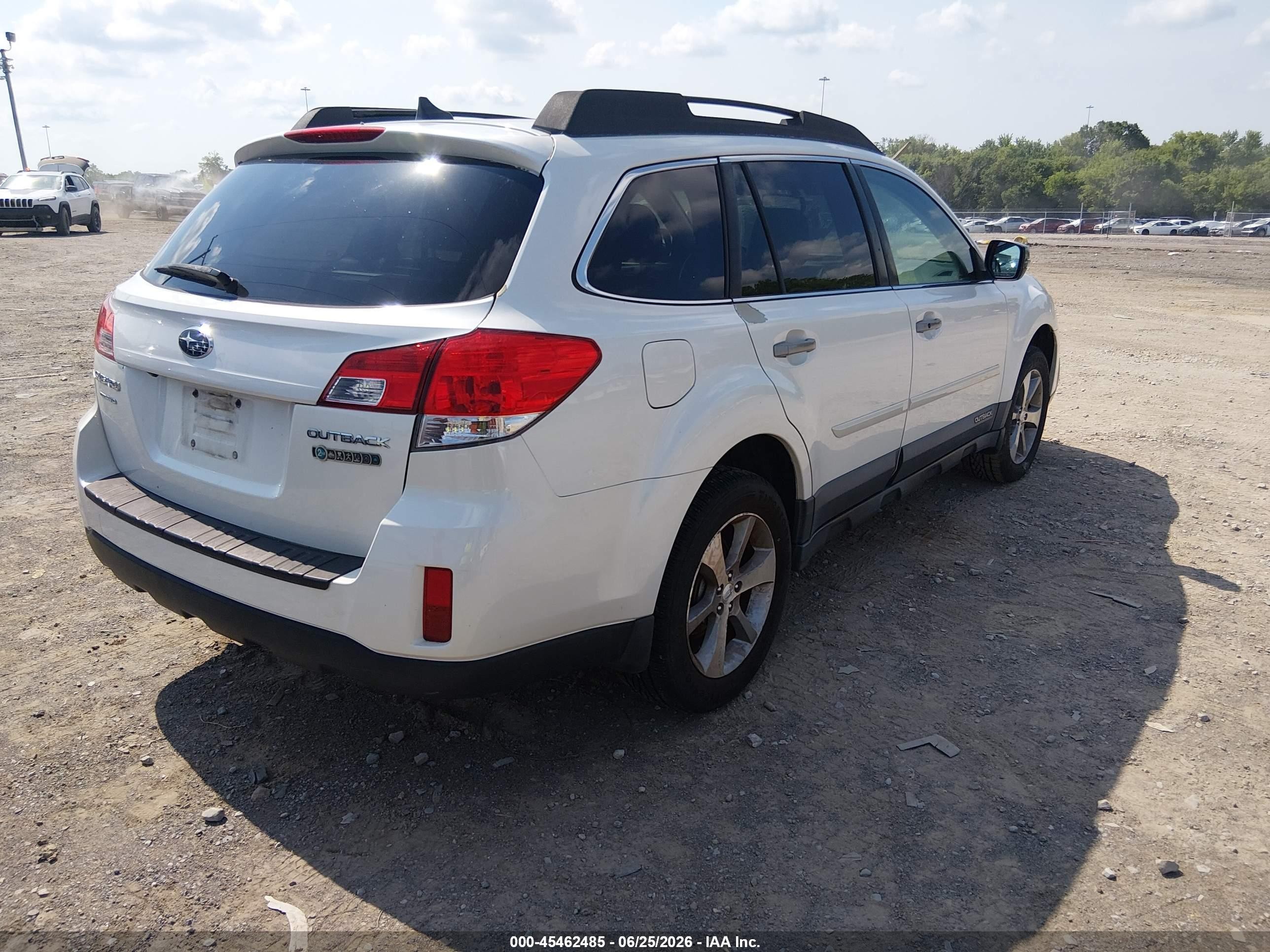 2014 Subaru Outback 2.5i Limited White vin: 4S4BRCPC9E3226278
