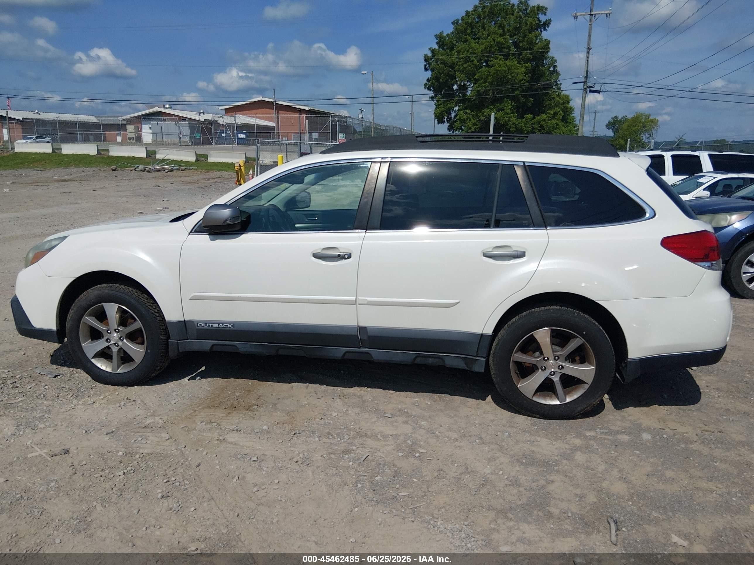 2014 Subaru Outback 2.5i Limited White vin: 4S4BRCPC9E3226278