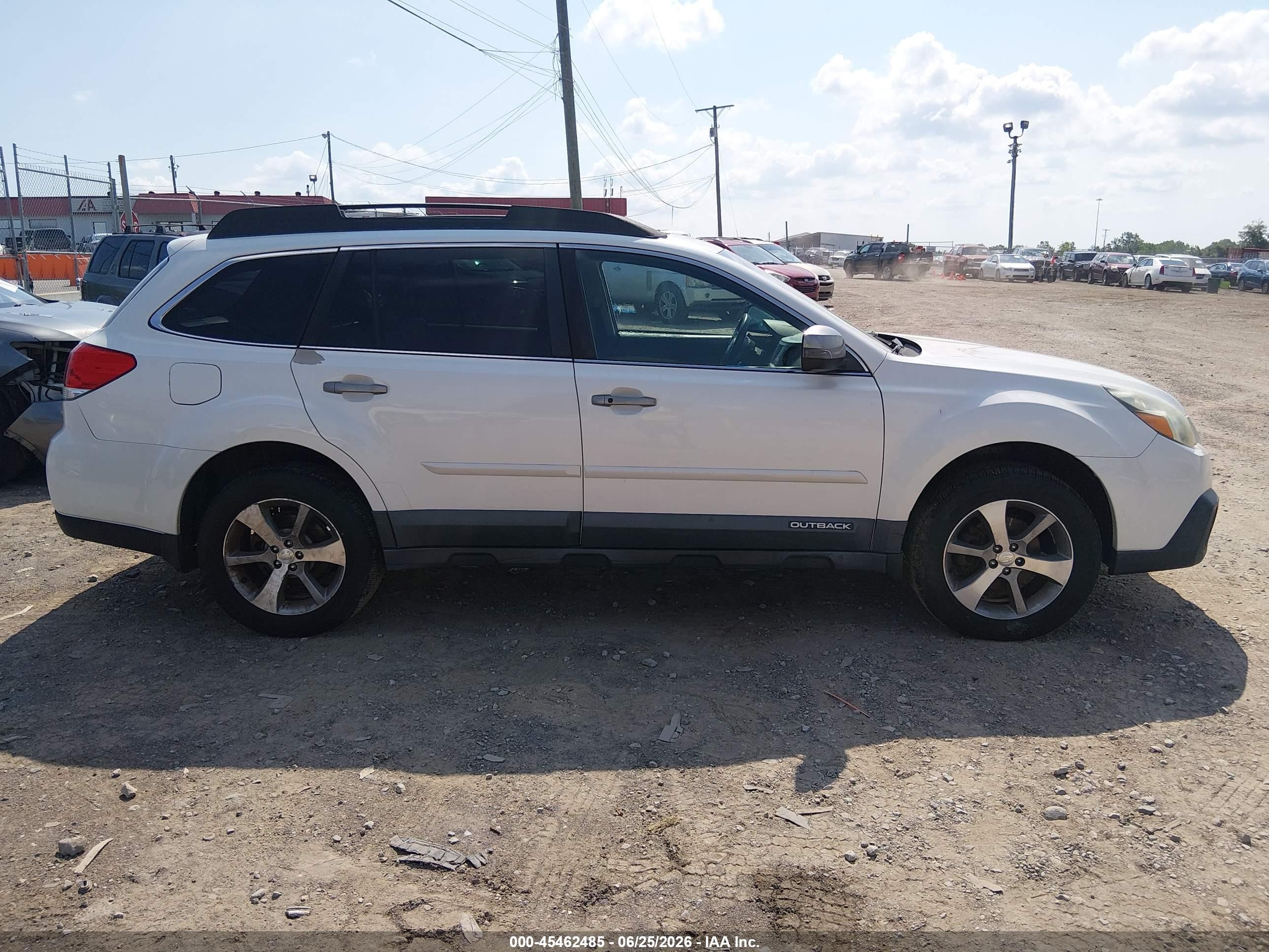 2014 Subaru Outback 2.5i Limited White vin: 4S4BRCPC9E3226278