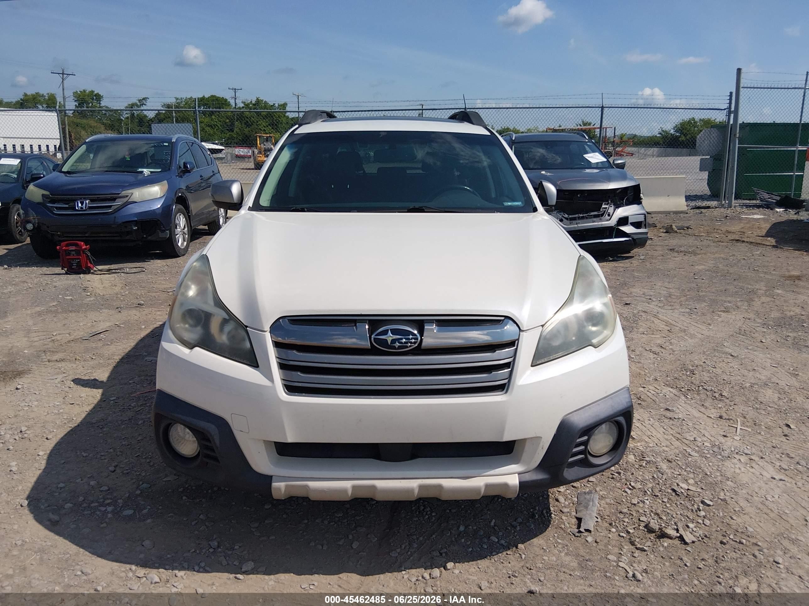 2014 Subaru Outback 2.5i Limited White vin: 4S4BRCPC9E3226278