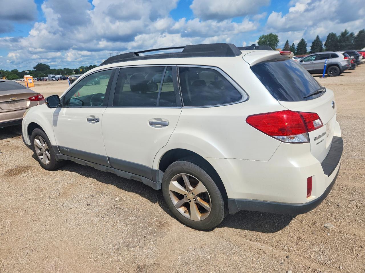 2014 Subaru Outback 2.5i Limited Белый vin: 4S4BRCPC9E3234476