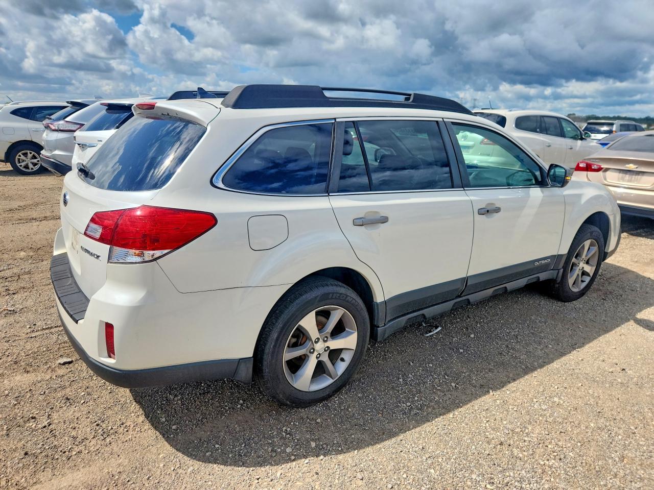 2014 Subaru Outback 2.5i Limited Белый vin: 4S4BRCPC9E3234476
