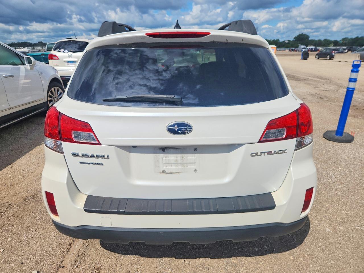 2014 Subaru Outback 2.5i Limited Белый vin: 4S4BRCPC9E3234476
