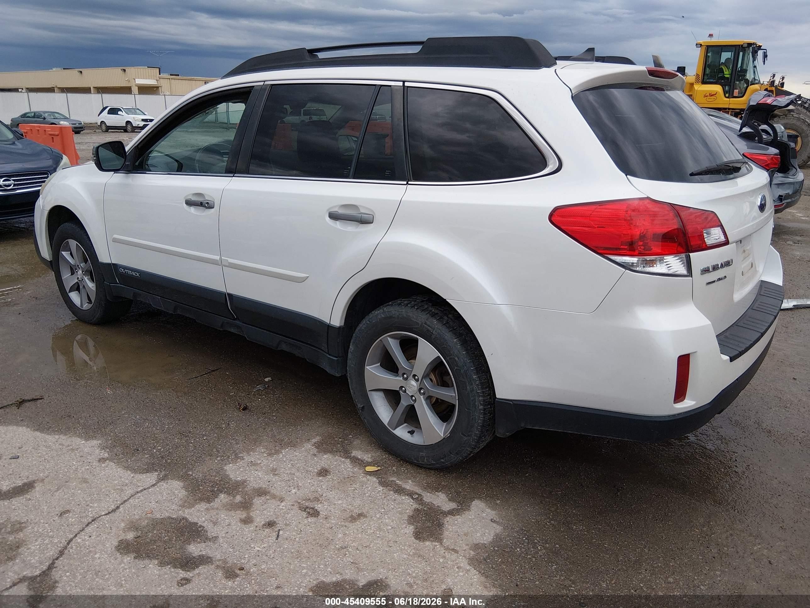 2014 Subaru Outback 2.5i Limited White vin: 4S4BRCPC9E3292099