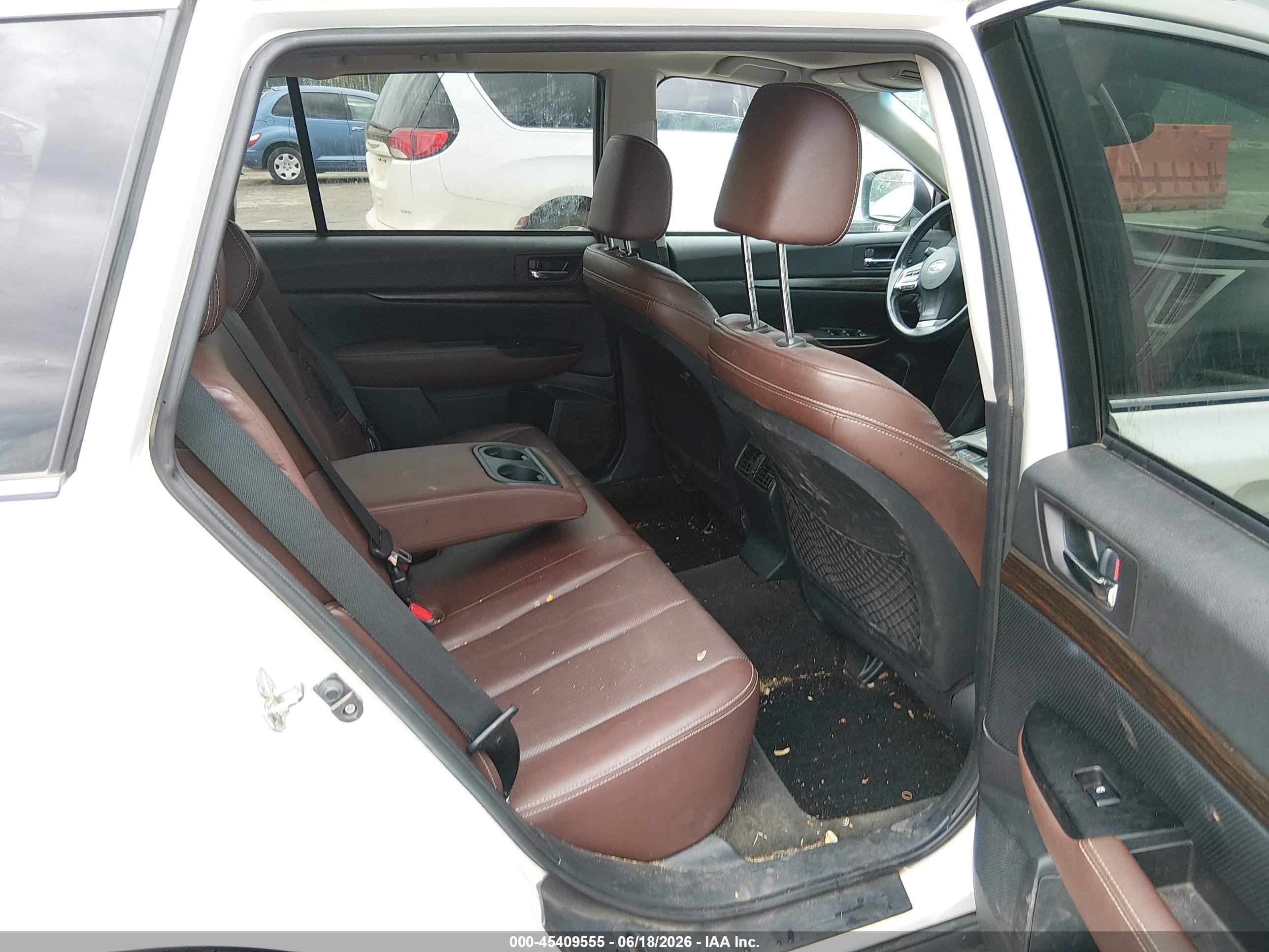 2014 Subaru Outback 2.5i Limited White vin: 4S4BRCPC9E3292099