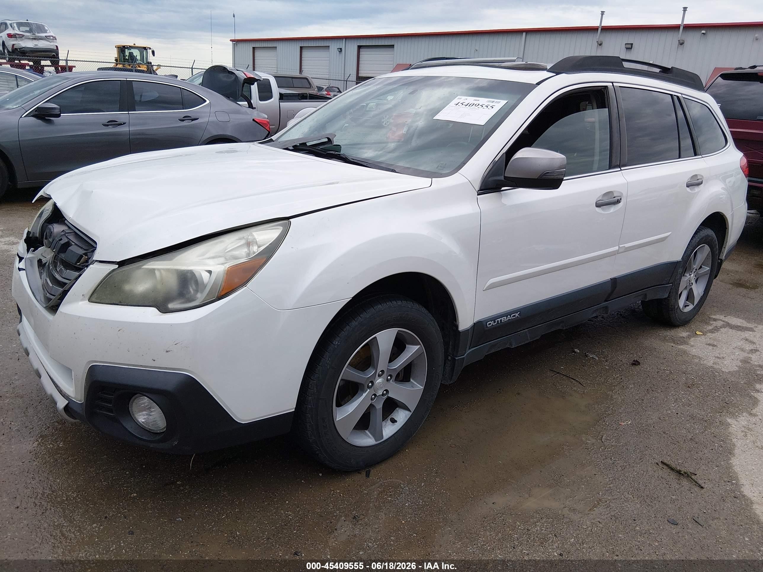 2014 Subaru Outback 2.5i Limited White vin: 4S4BRCPC9E3292099