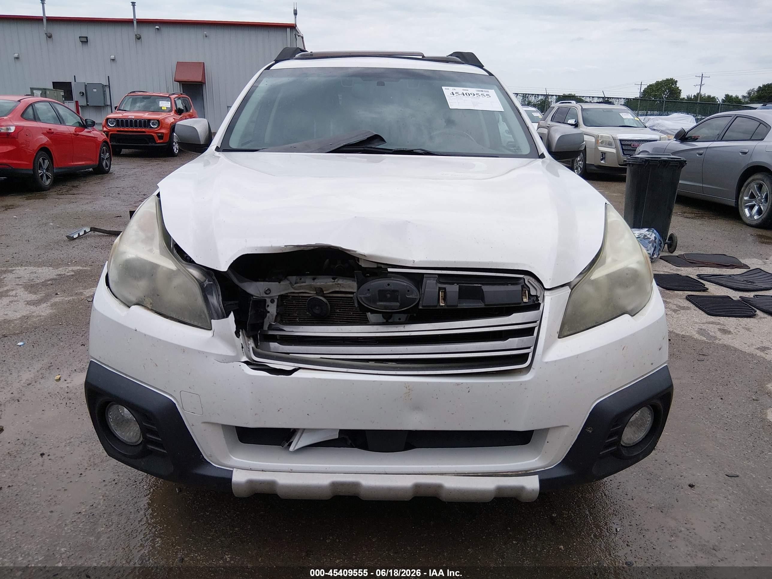 2014 Subaru Outback 2.5i Limited White vin: 4S4BRCPC9E3292099
