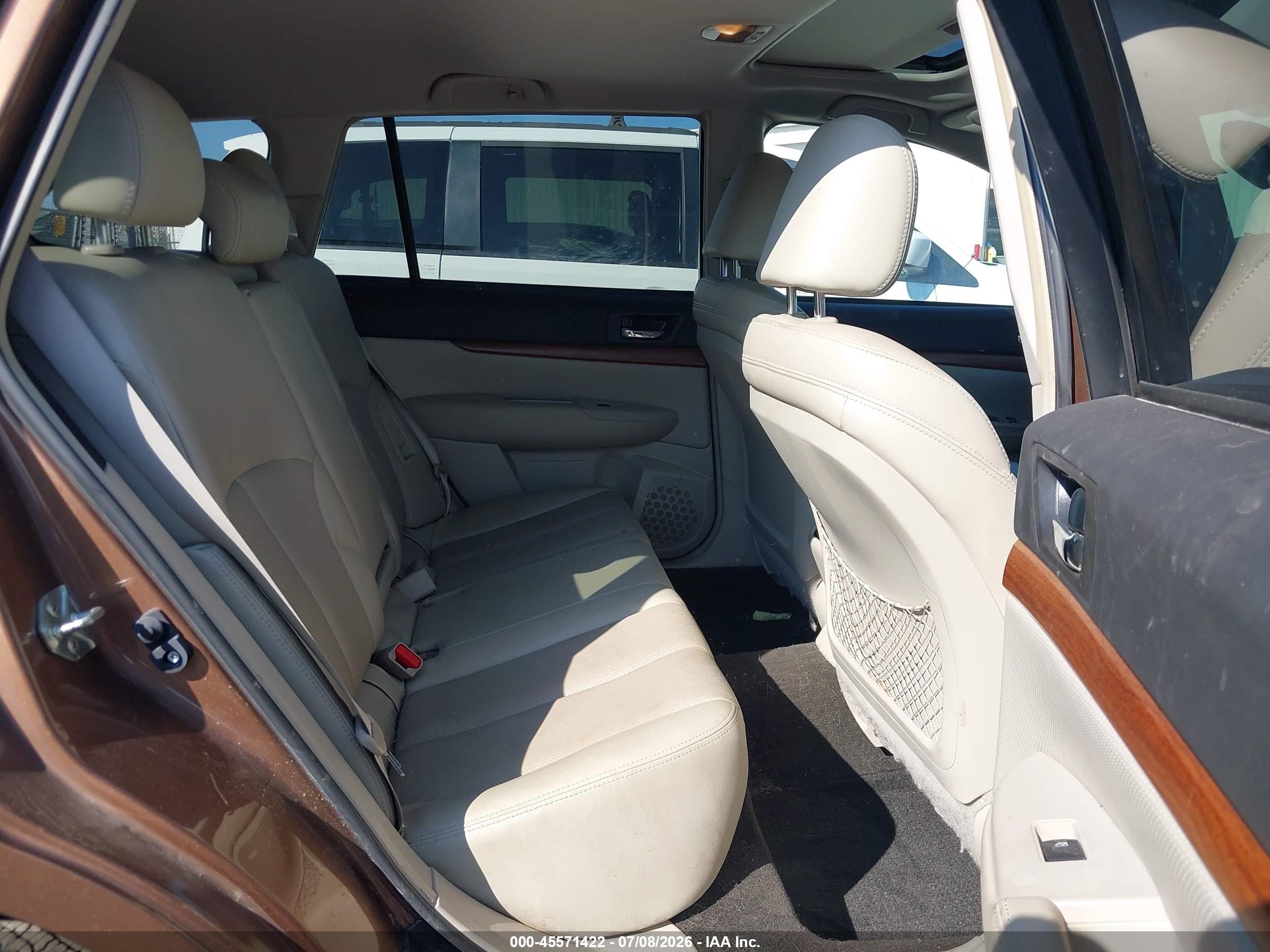 2013 Subaru Outback 2.5i Limited Brown vin: 4S4BRCPCXD3230273