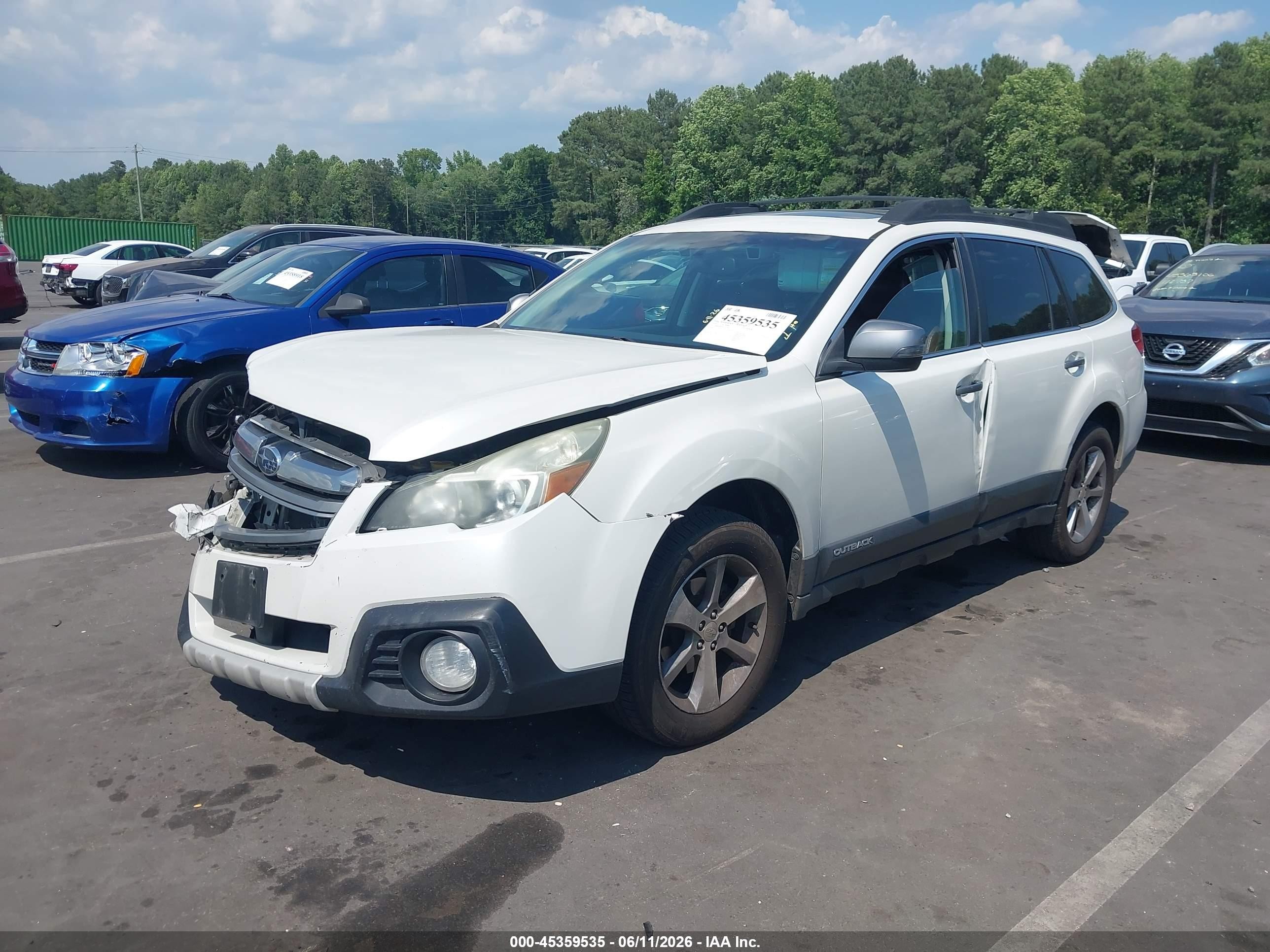 2014 Subaru Outback 2.5i Limited White vin: 4S4BRCPCXE3242456
