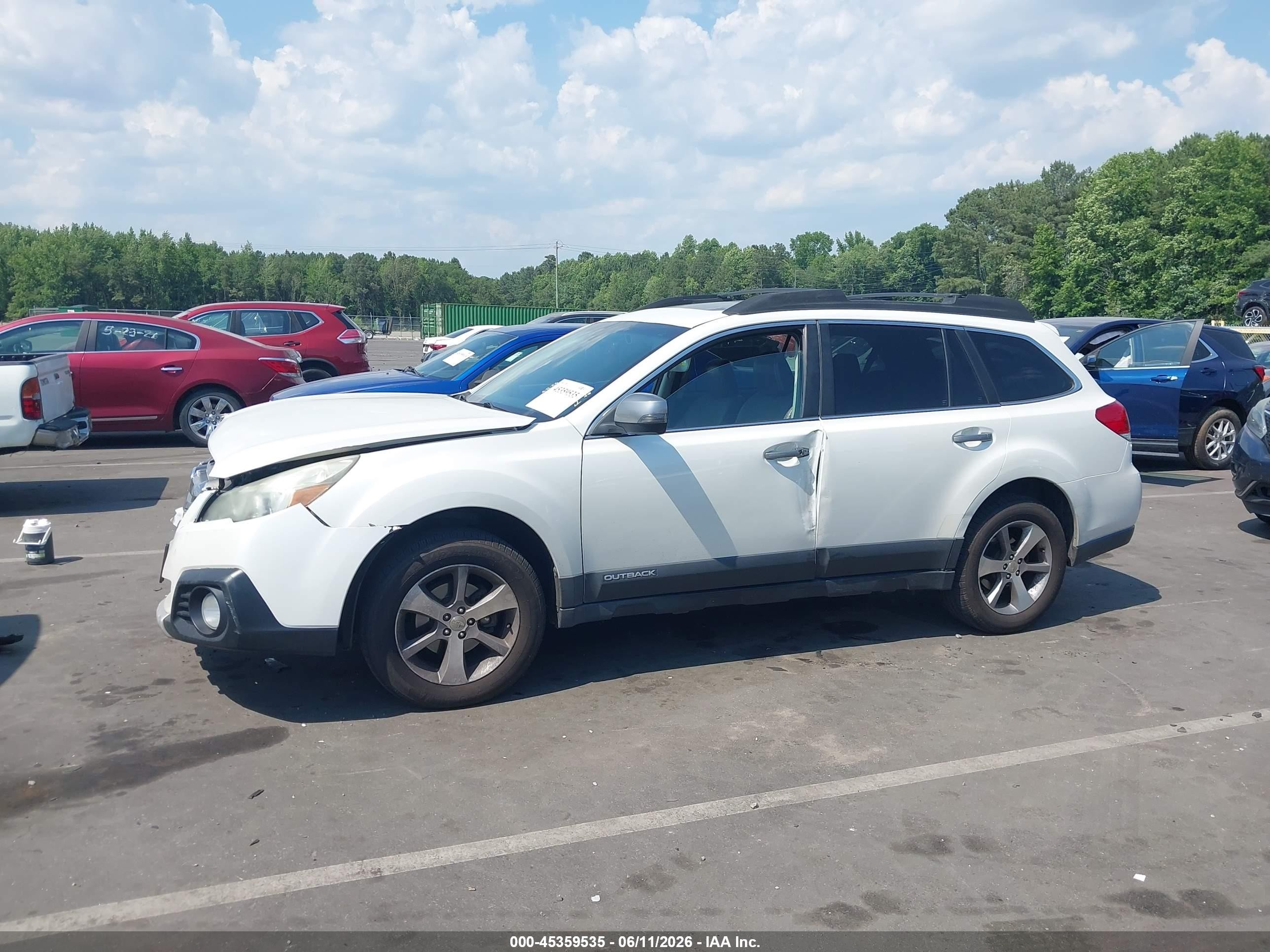 2014 Subaru Outback 2.5i Limited White vin: 4S4BRCPCXE3242456
