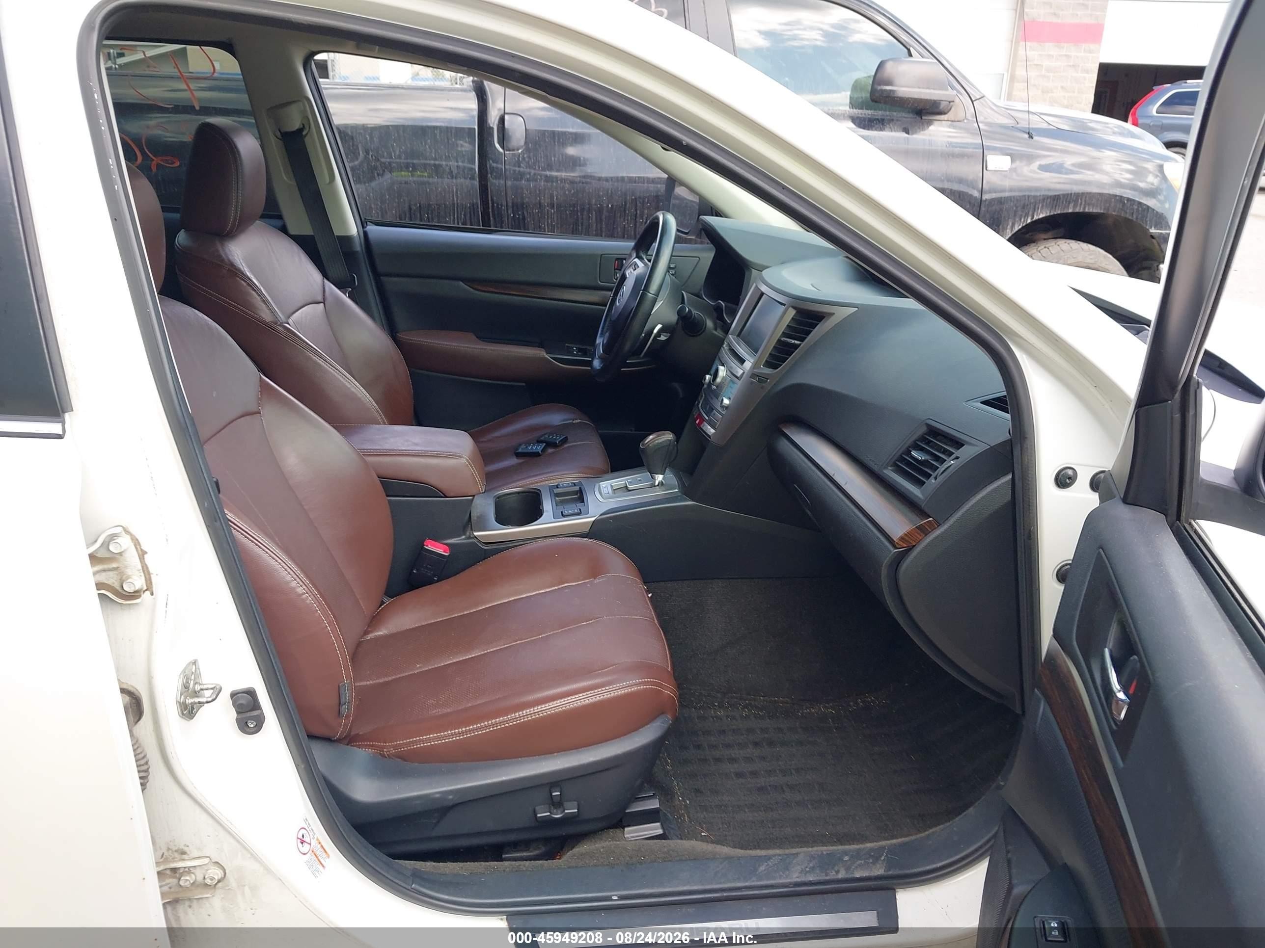 2013 Subaru Outback 2.5i Limited White vin: 4S4BRCSC0D3299447