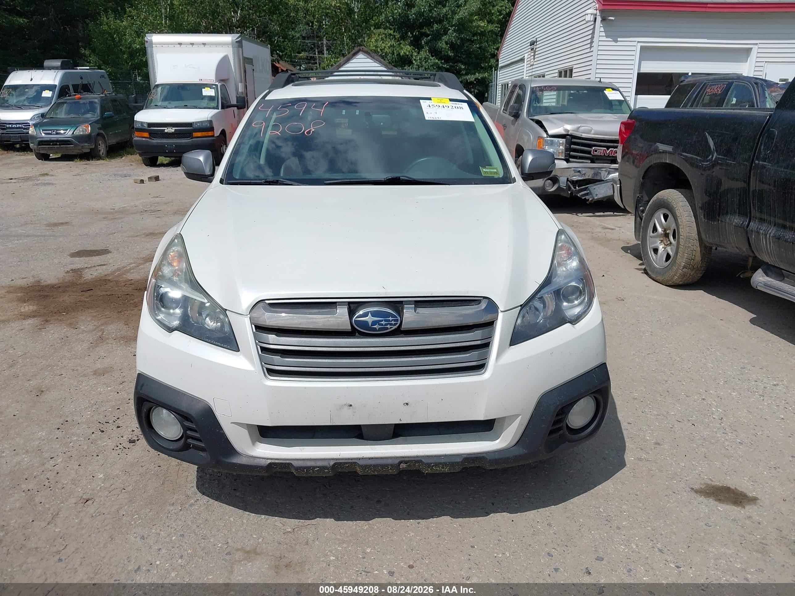 2013 Subaru Outback 2.5i Limited White vin: 4S4BRCSC0D3299447