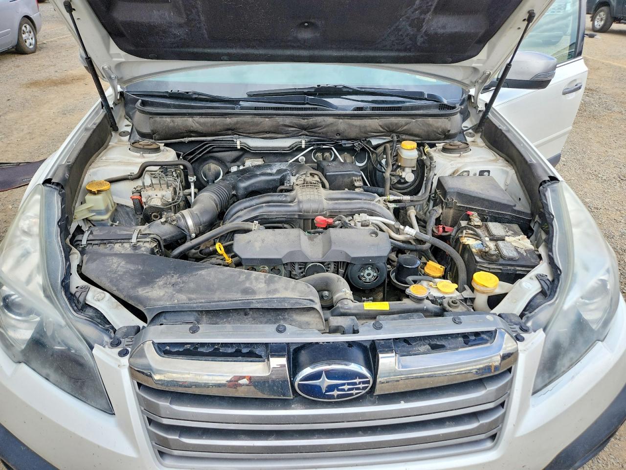 2013 Subaru Outback 2.5i Limited White vin: 4S4BRCSC2D3317947