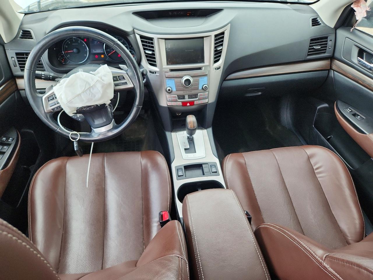 2013 Subaru Outback 2.5i Limited White vin: 4S4BRCSC2D3317947
