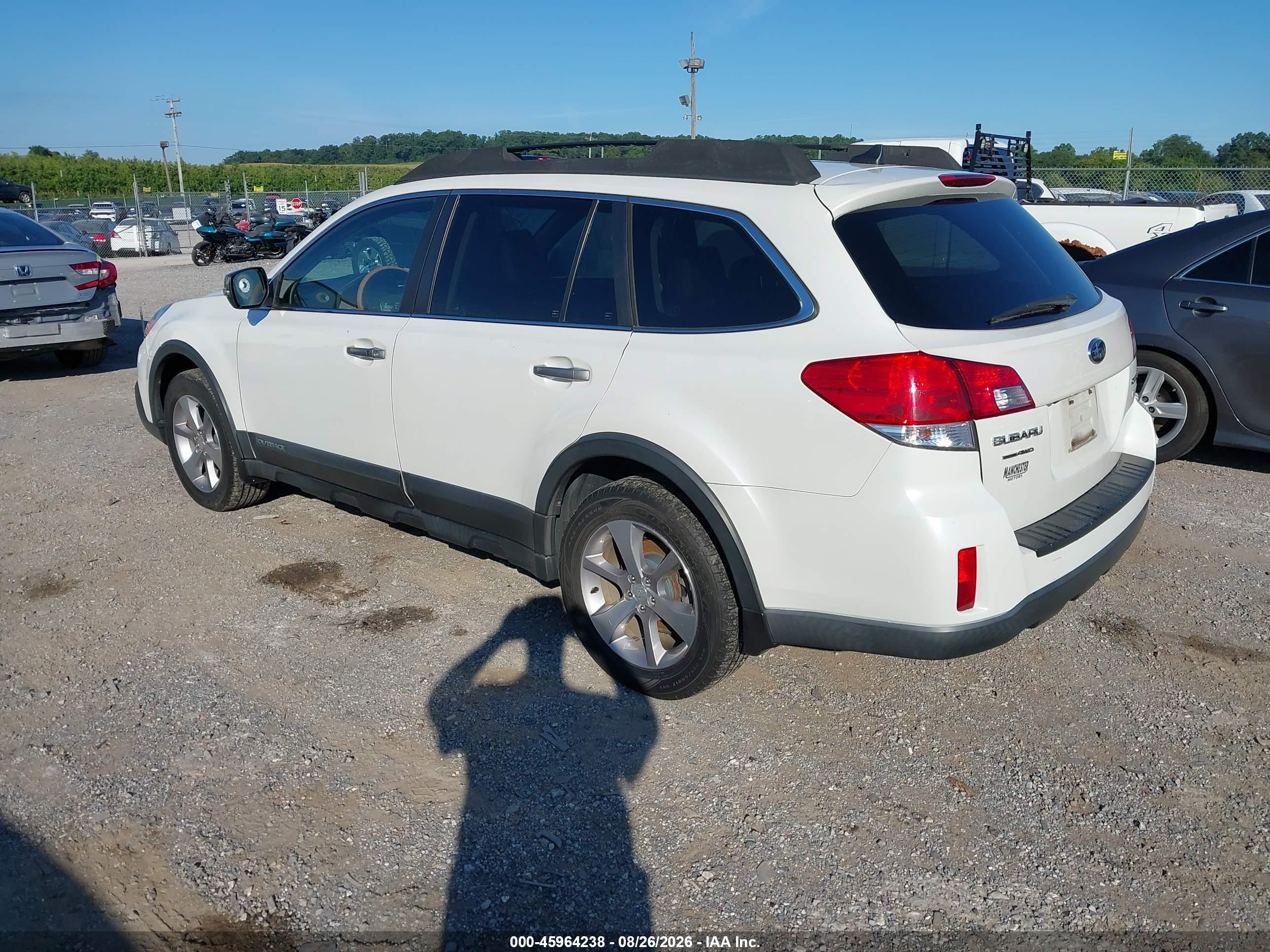 2013 Subaru Outback 2.5i Limited White vin: 4S4BRCSC3D3228484