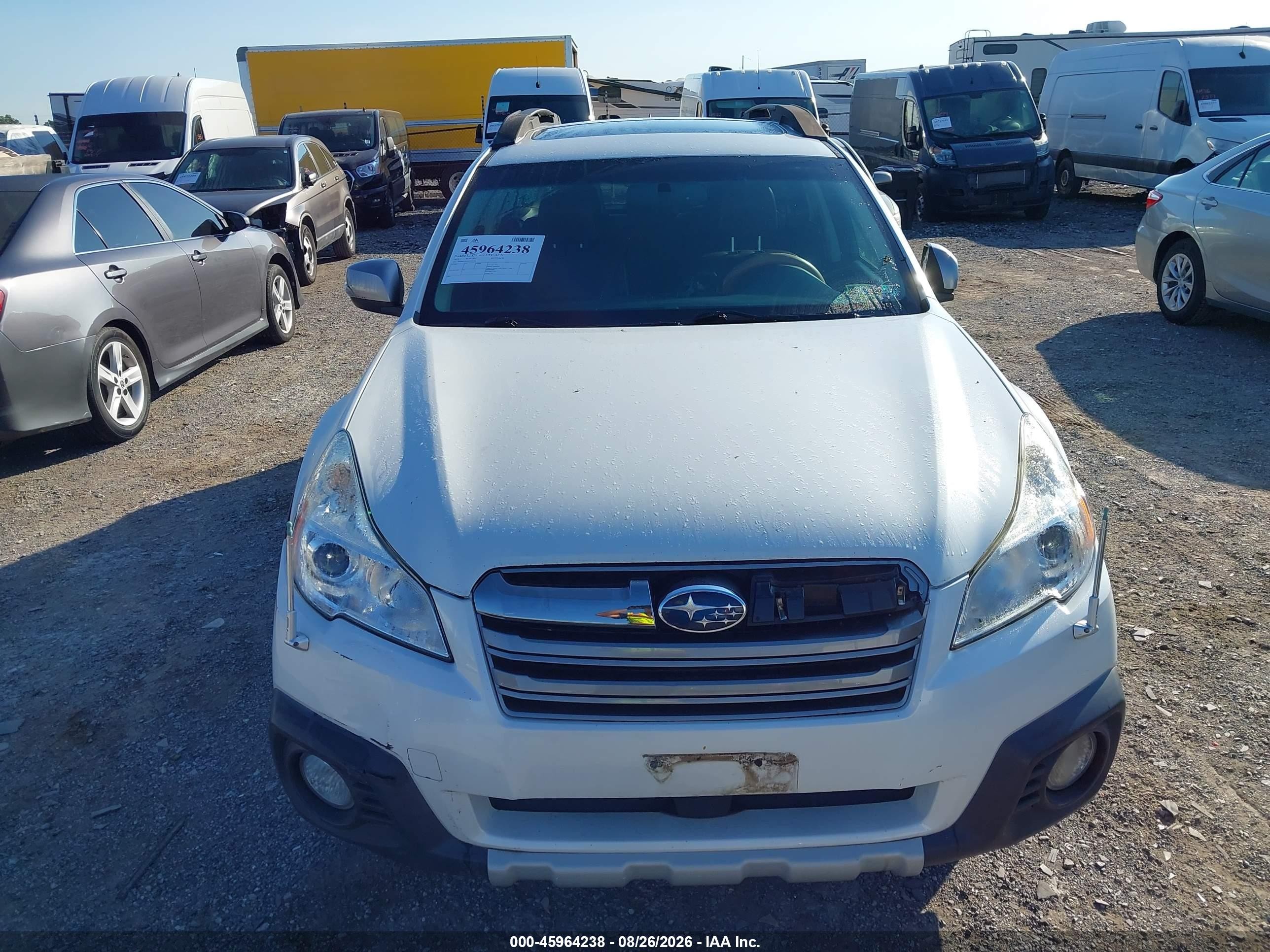 2013 Subaru Outback 2.5i Limited White vin: 4S4BRCSC3D3228484