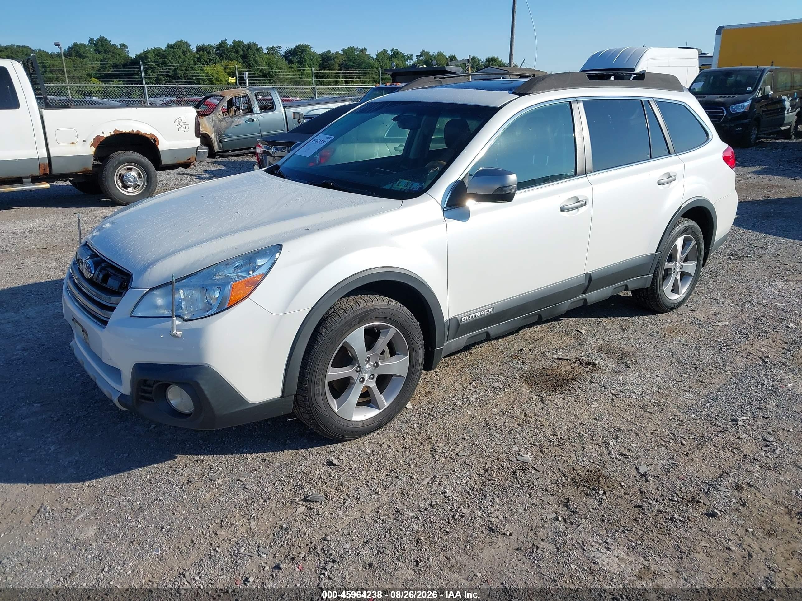 2013 Subaru Outback 2.5i Limited White vin: 4S4BRCSC3D3228484