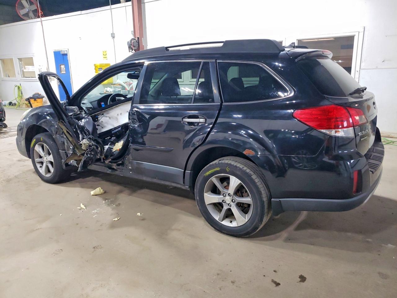 2013 Subaru Outback 2.5i Limited Черный vin: 4S4BRCSC4D3286720
