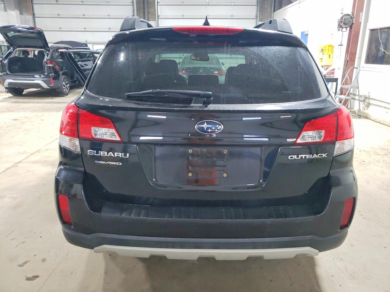 2013 Subaru Outback 2.5i Limited Черный vin: 4S4BRCSC4D3286720