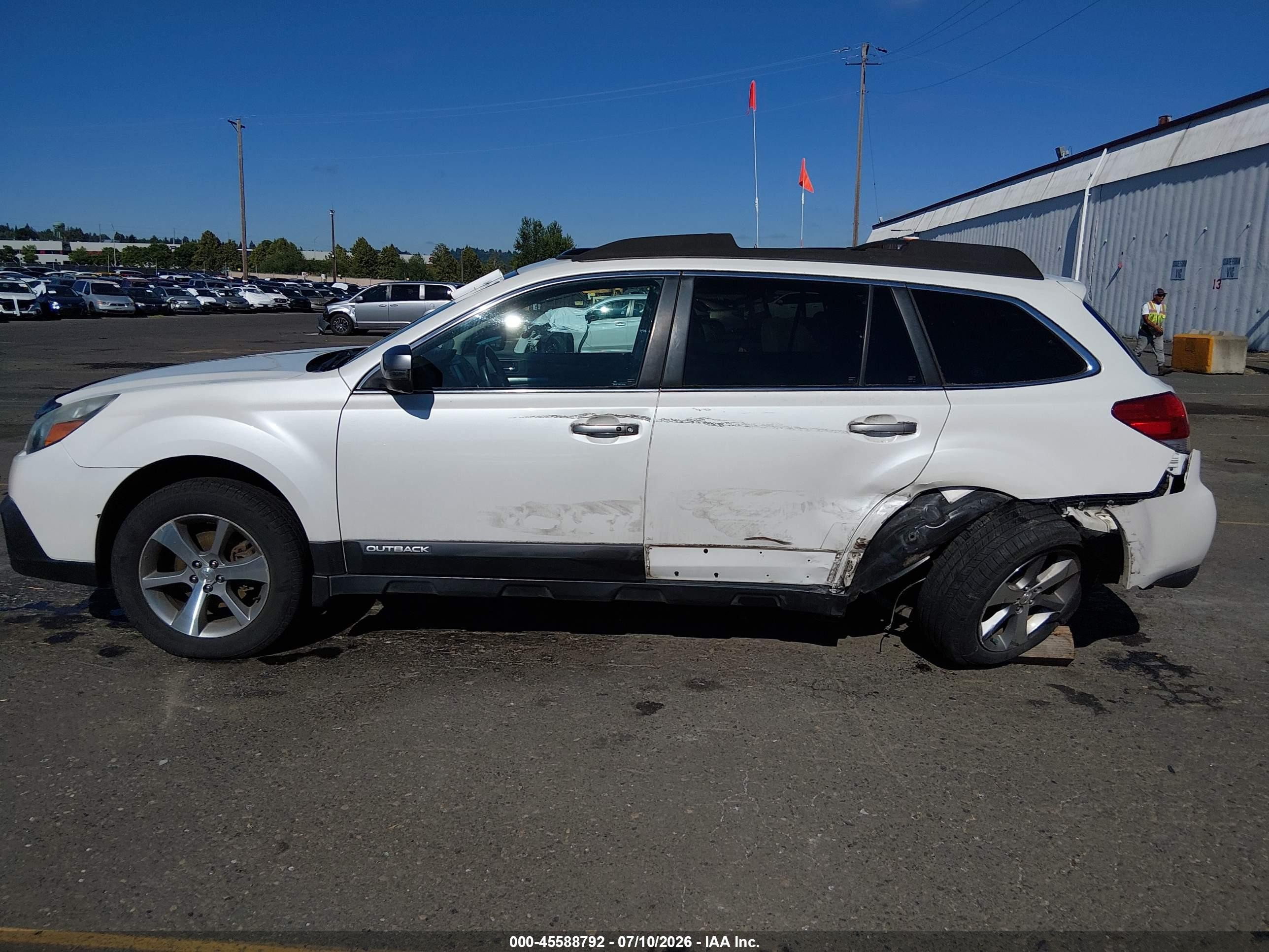 2013 Subaru Outback 2.5i Limited White vin: 4S4BRCSC4D3287950
