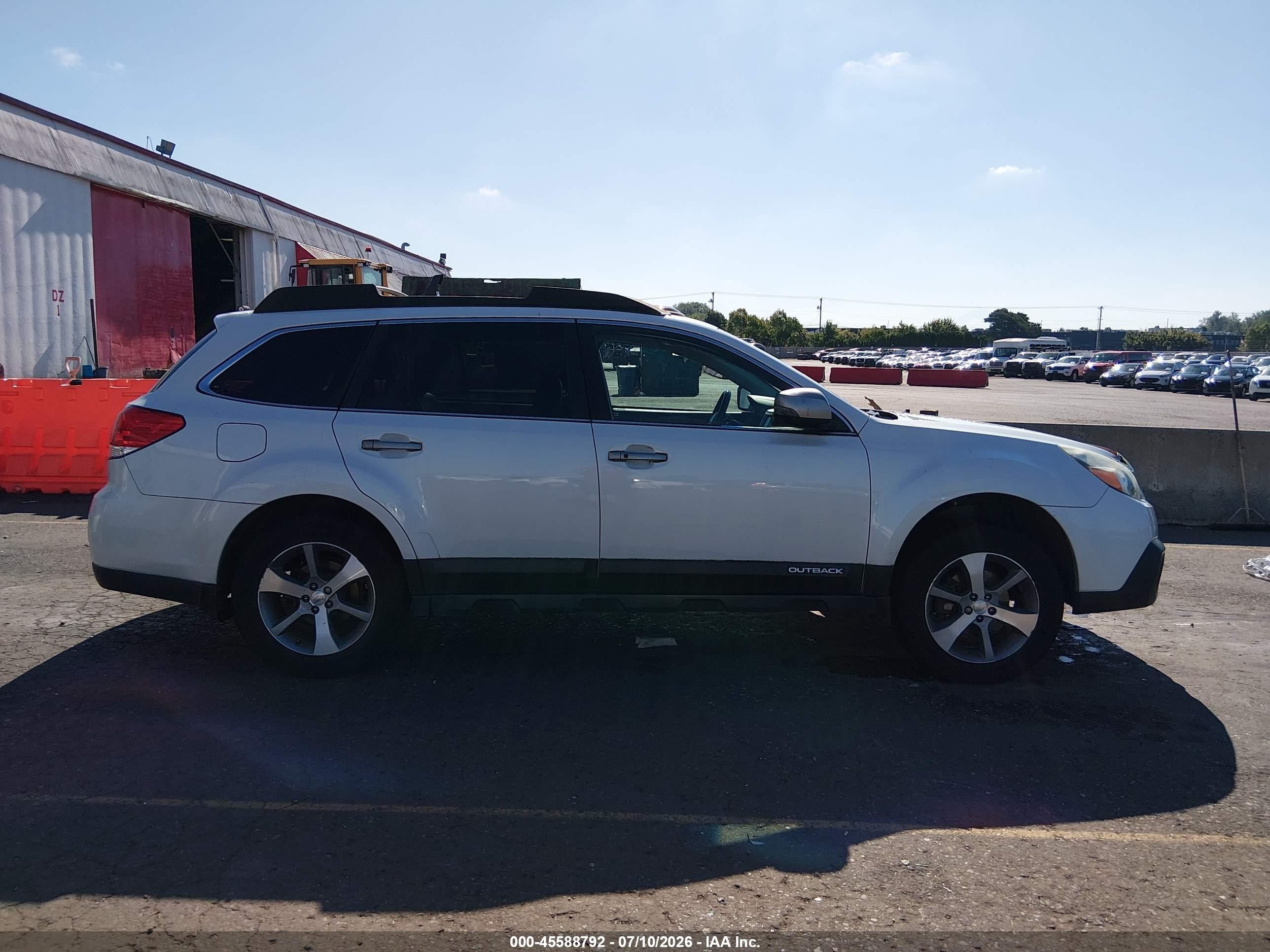 2013 Subaru Outback 2.5i Limited White vin: 4S4BRCSC4D3287950